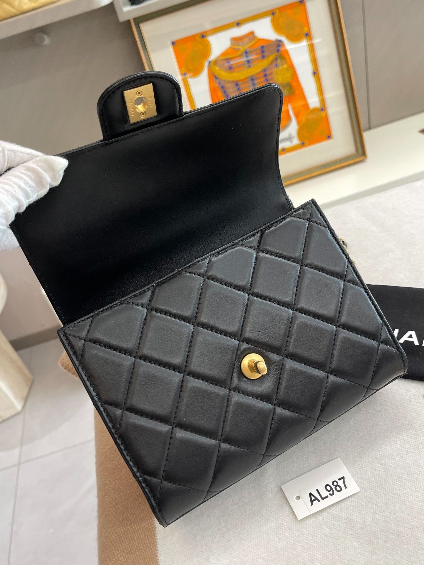Chanel Pre-loved Bag Very good condition Size ONE SIZE - 7 Thumbnail