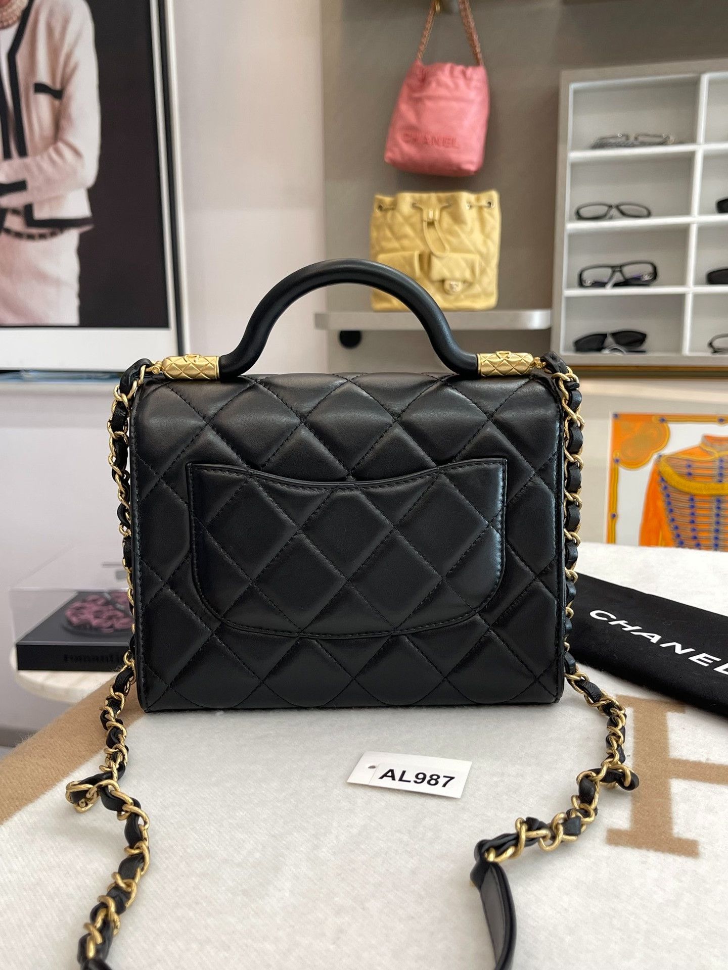 Chanel Pre-loved Bag Very good condition Size ONE SIZE - 3 Thumbnail