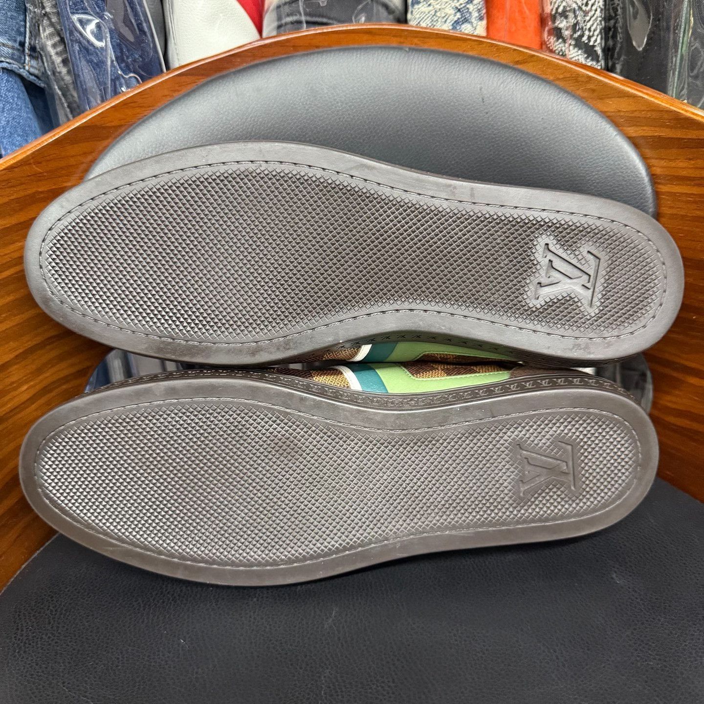 Louis Vuitton Louis Vuitton Checkered Lowtop Sneakers 9.5 Men Size US 9.5 / EU 42-43 - 9 Thumbnail