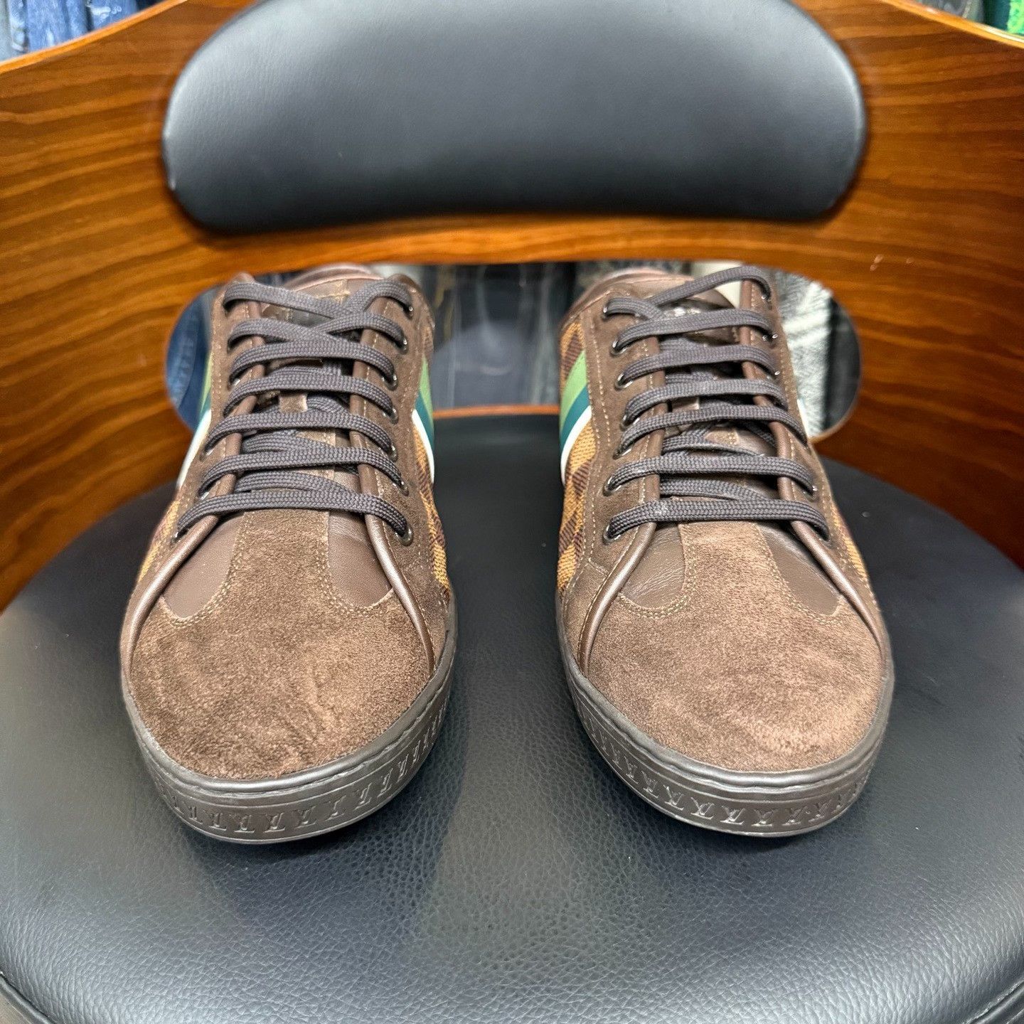 Louis Vuitton Louis Vuitton Checkered Lowtop Sneakers 9.5 Men Size US 9.5 / EU 42-43 - 2 Thumbnail