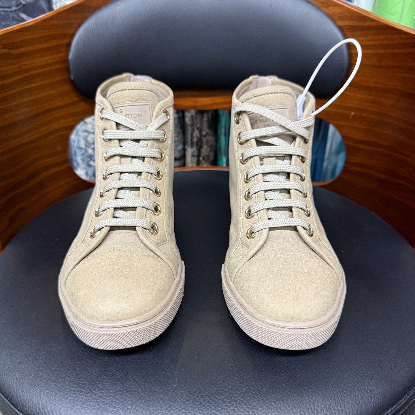 Louis Vuitton Louis Vuitton Retro Hitop Sneakers us_6 Women Size US 6 / IT 36 - 2 Thumbnail