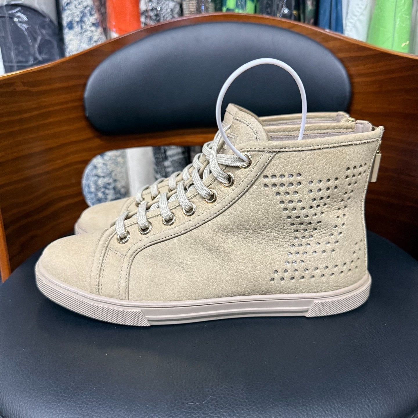 Louis Vuitton Louis Vuitton Retro Hitop Sneakers us_6 Women Size US 6 / IT 36 - 6 Thumbnail