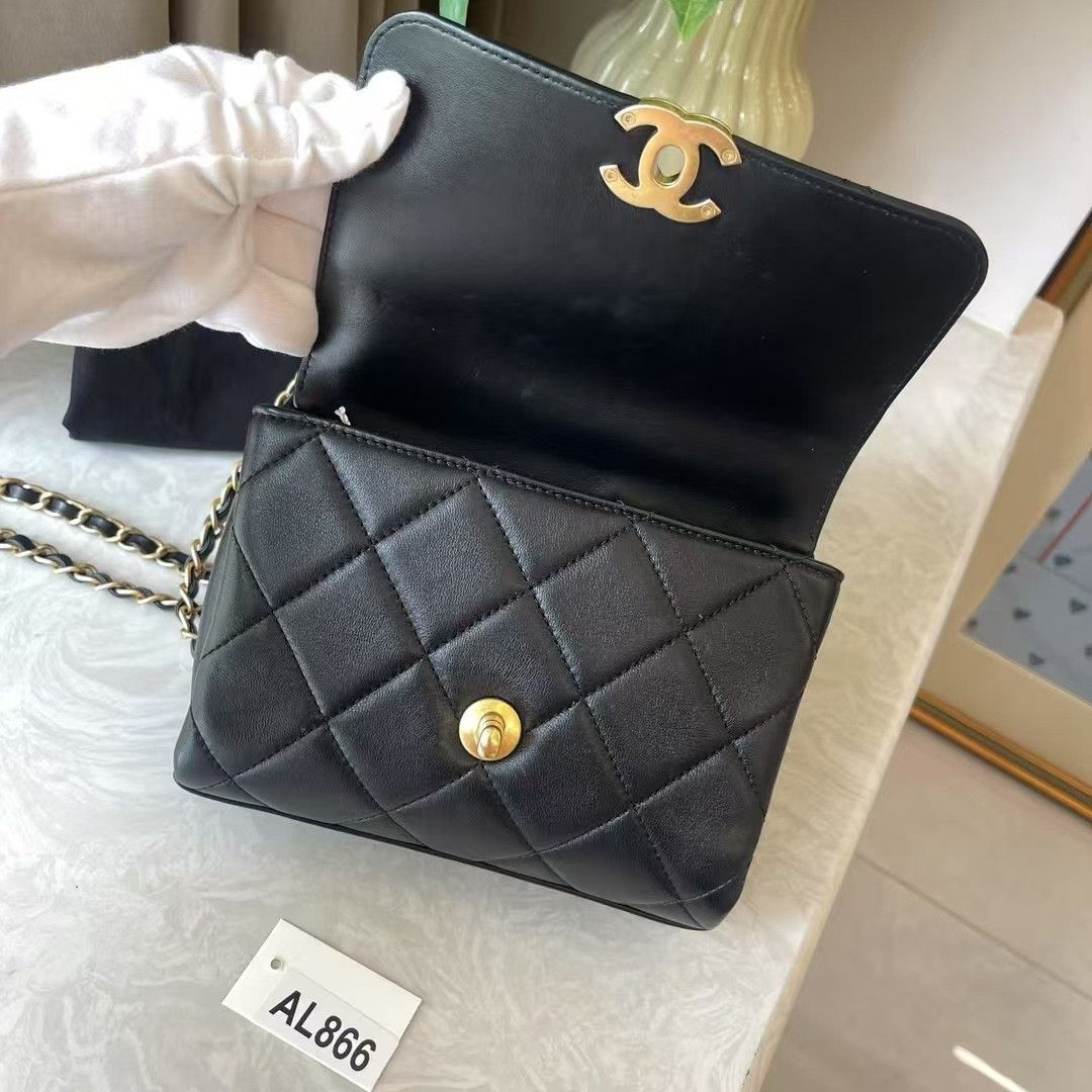 Chanel Pre-loved Bag Very good condition Size ONE SIZE - 7 Thumbnail
