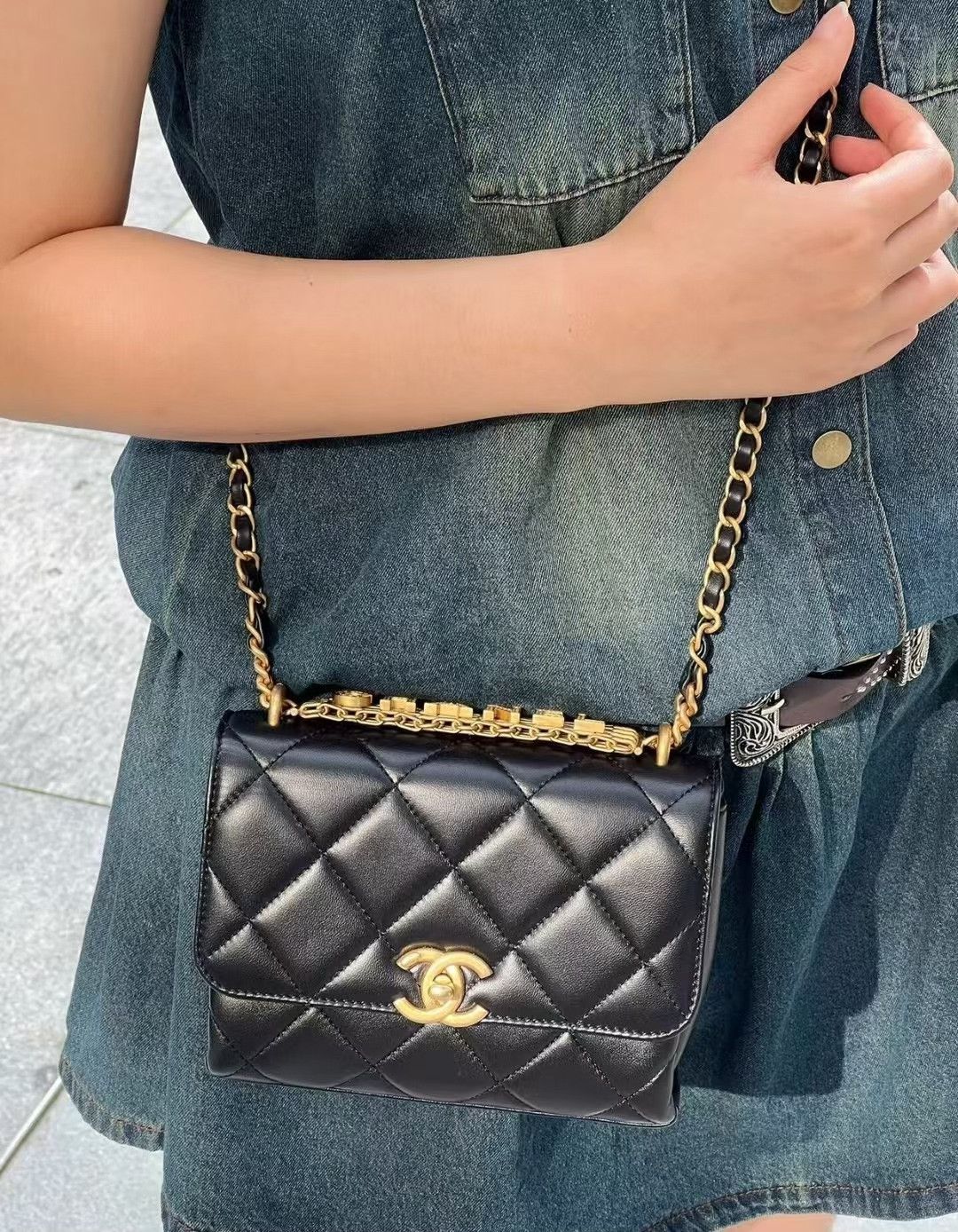 Chanel Pre-loved Bag Very good condition Size ONE SIZE - 9 Thumbnail