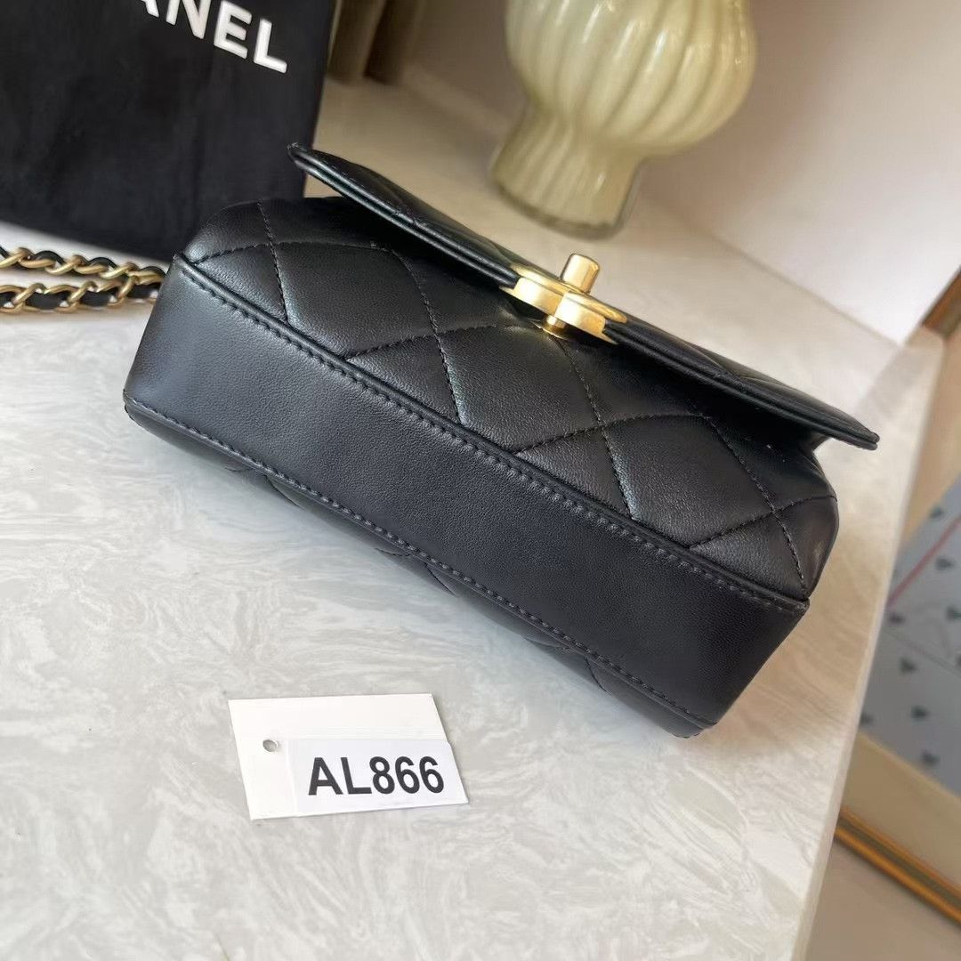 Chanel Pre-loved Bag Very good condition Size ONE SIZE - 5 Thumbnail