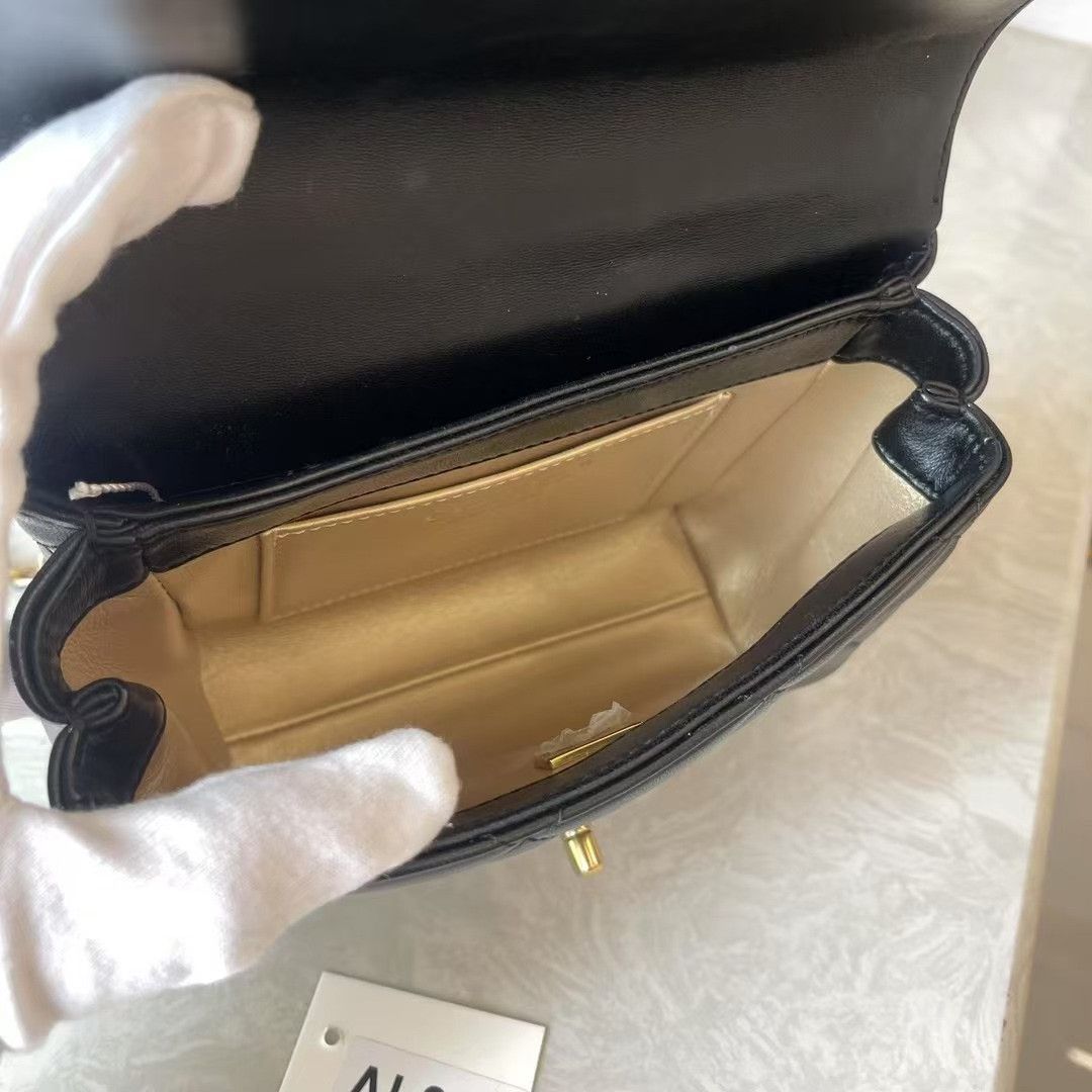 Chanel Pre-loved Bag Very good condition Size ONE SIZE - 8 Thumbnail