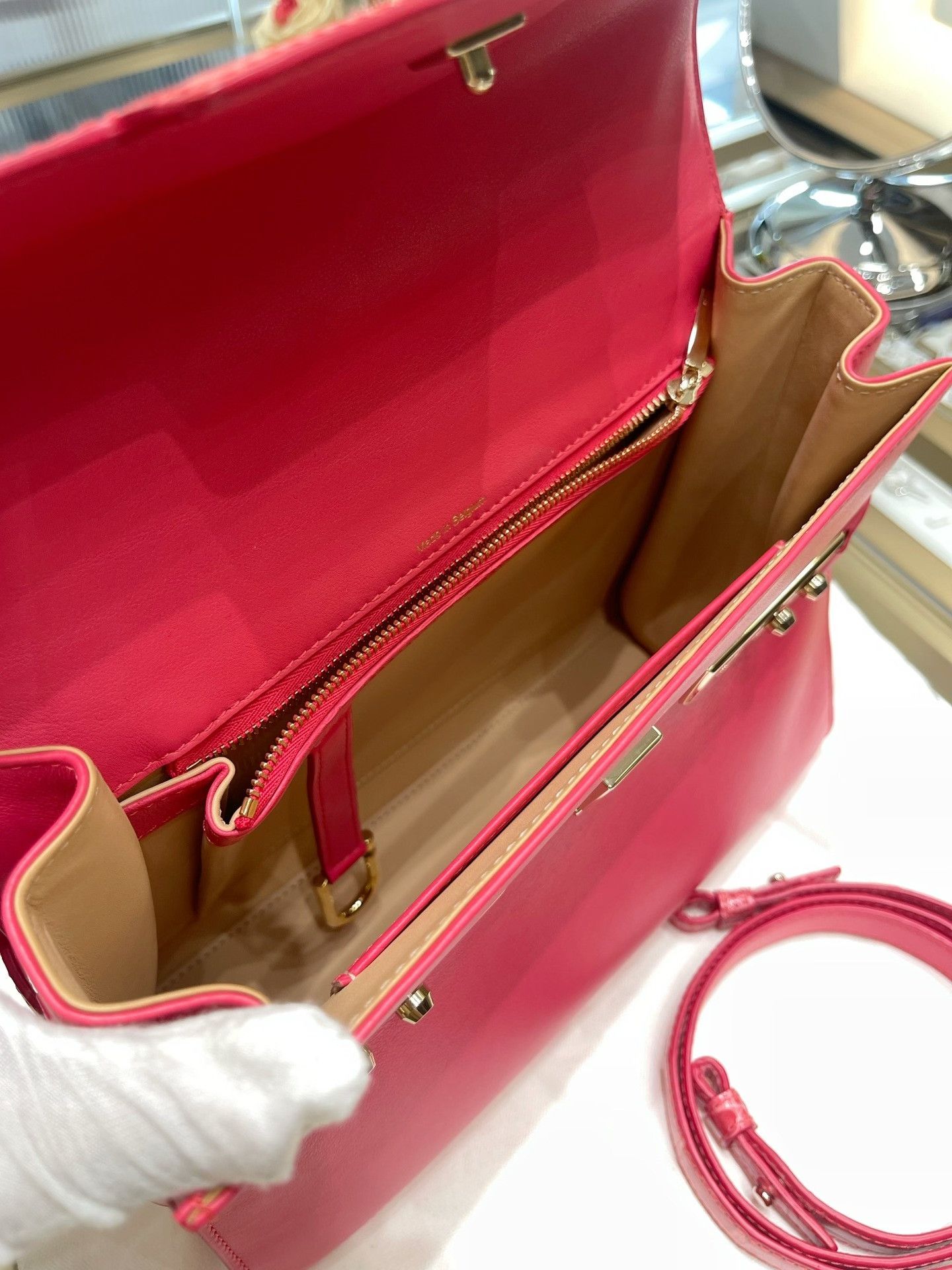 Louis Vuitton Pre-loved Bag Very good condition Size ONE SIZE - 7 Thumbnail