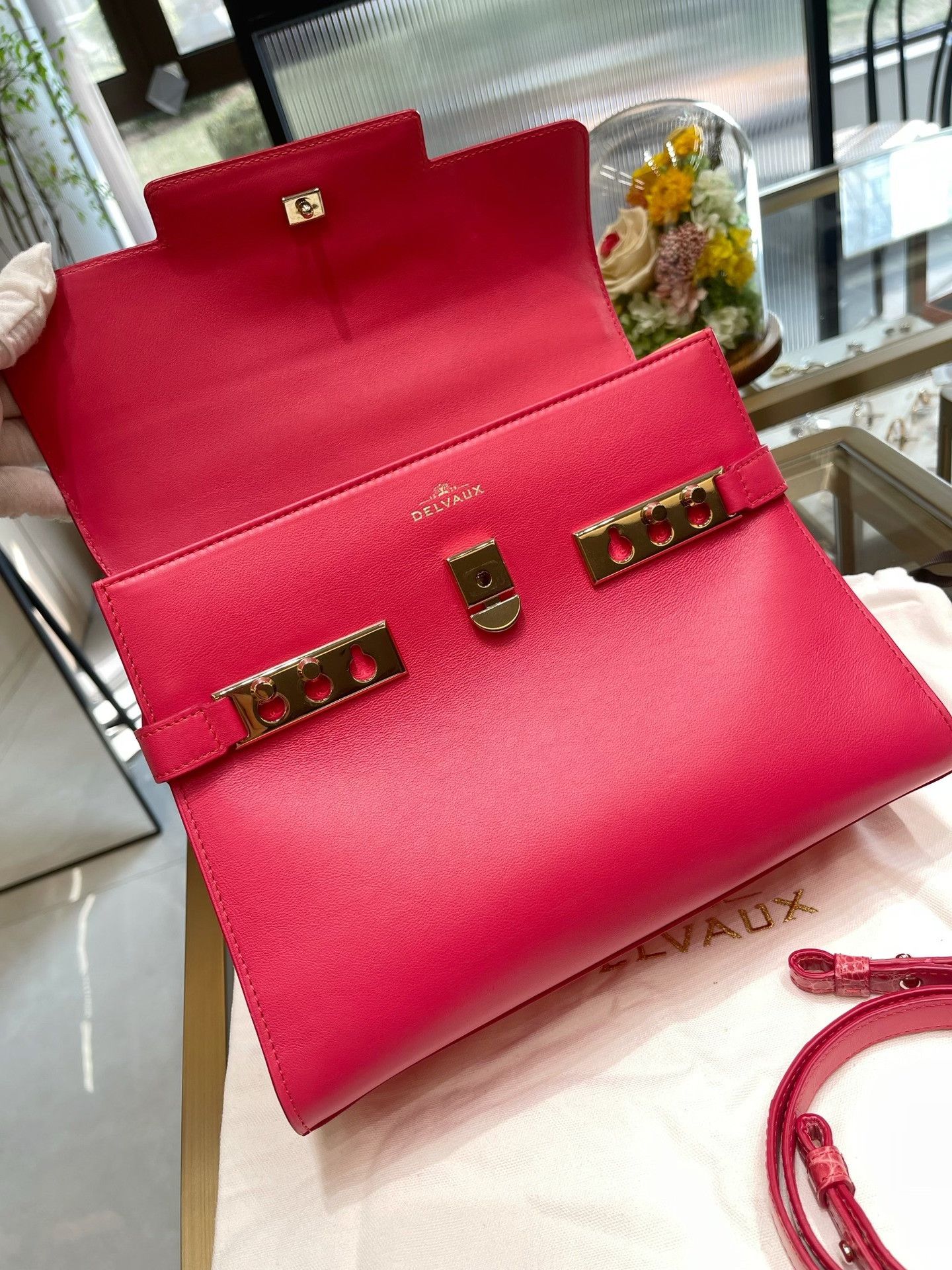 Louis Vuitton Pre-loved Bag Very good condition Size ONE SIZE - 6 Thumbnail