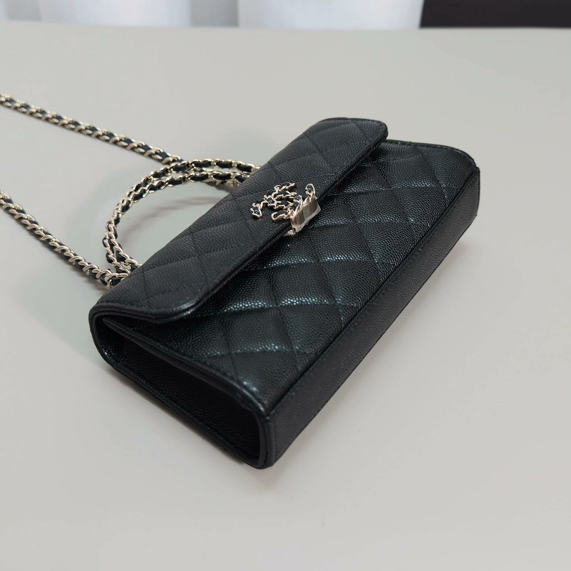 Chanel Pre-loved Bag Very good condition Size ONE SIZE - 4 Thumbnail