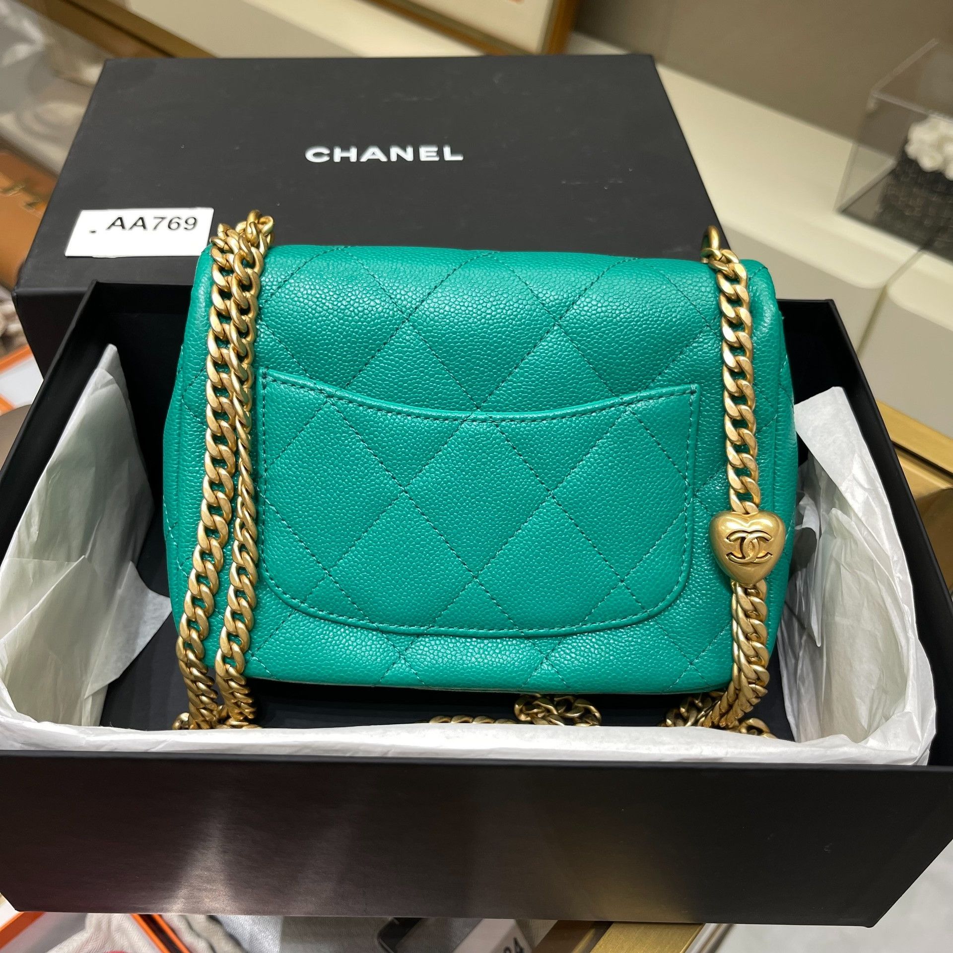 Chanel Pre-loved Bag Very good condition Size ONE SIZE - 5 Thumbnail