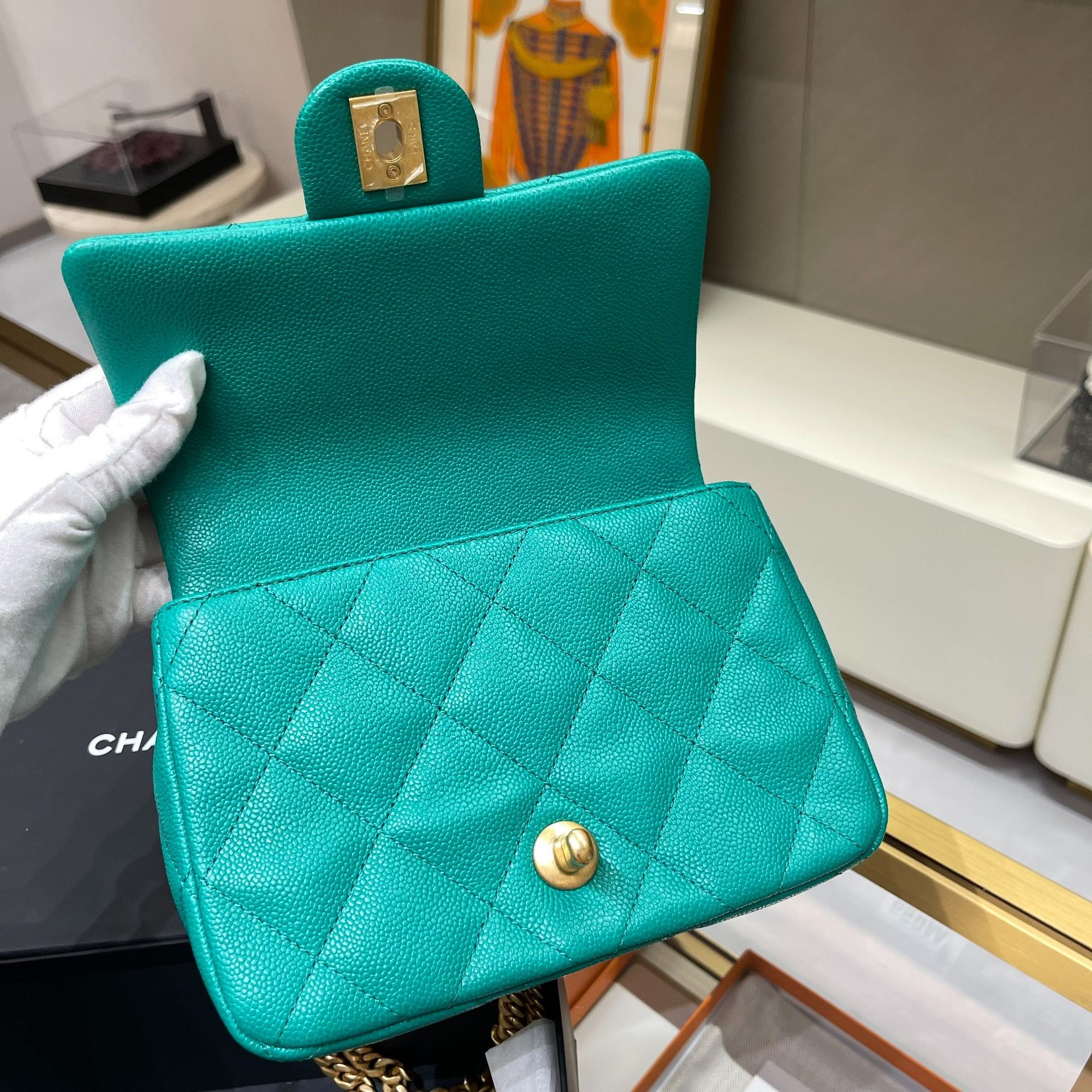 Chanel Pre-loved Bag Very good condition Size ONE SIZE - 8 Thumbnail