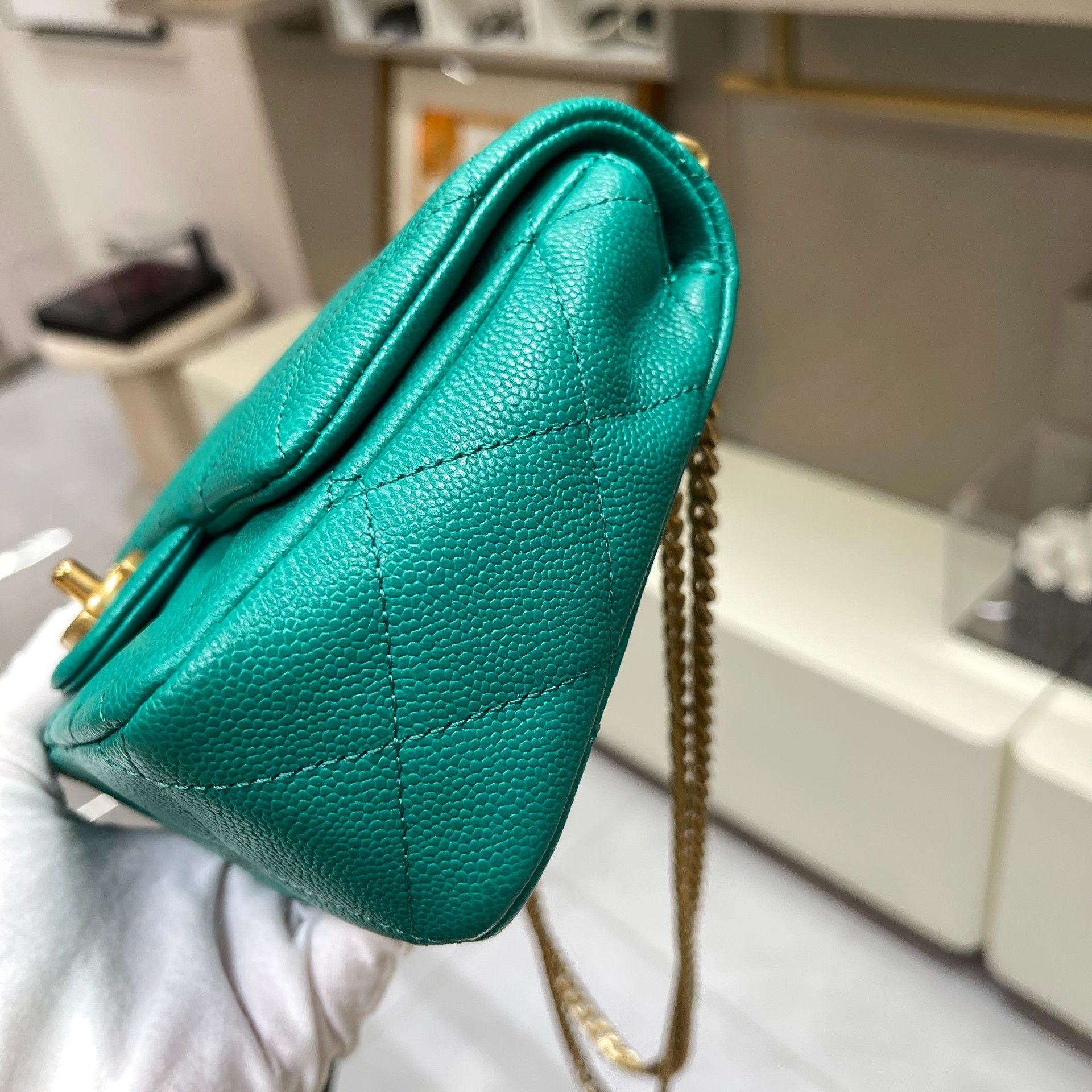 Chanel Pre-loved Bag Very good condition Size ONE SIZE - 6 Thumbnail