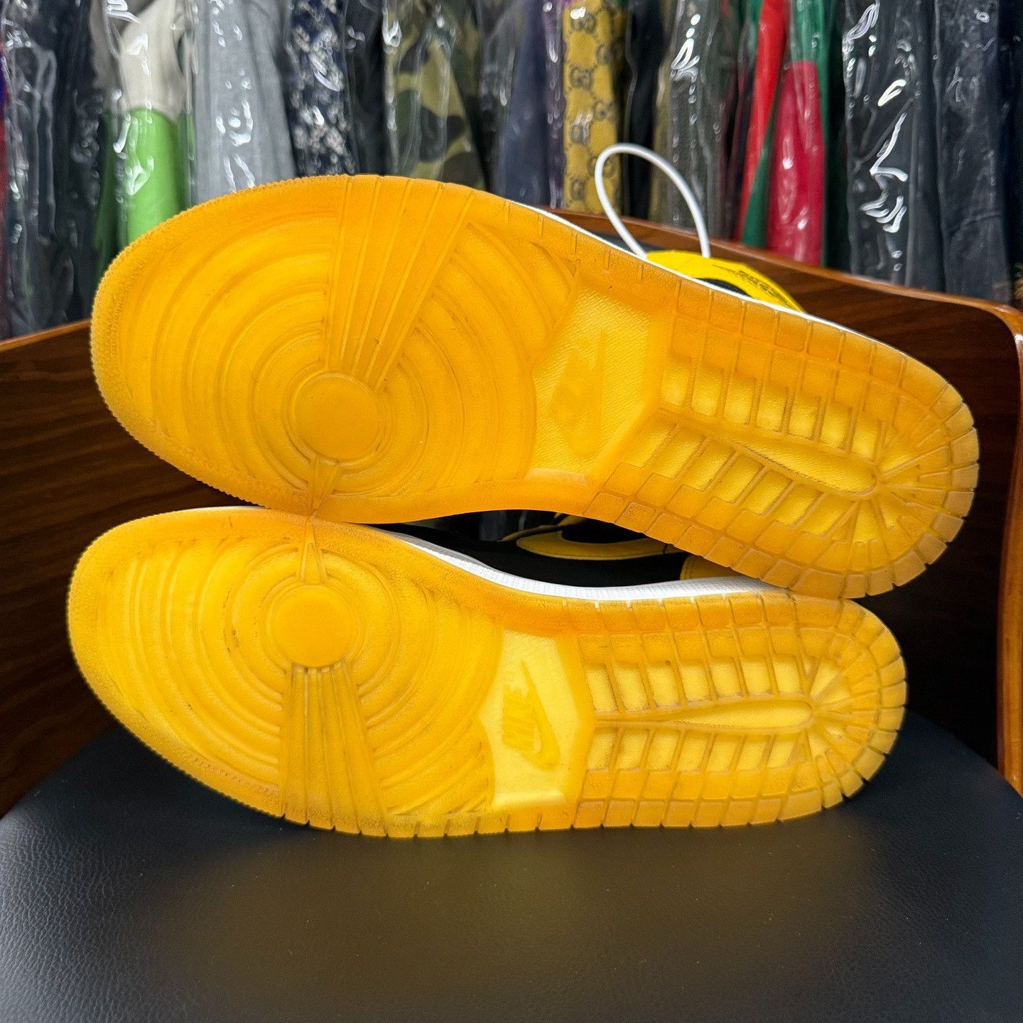 Nike Nike AJ1 Yellow Lowtop Sneakers 10 Men Size US 10 / EU 43 - 9 Thumbnail