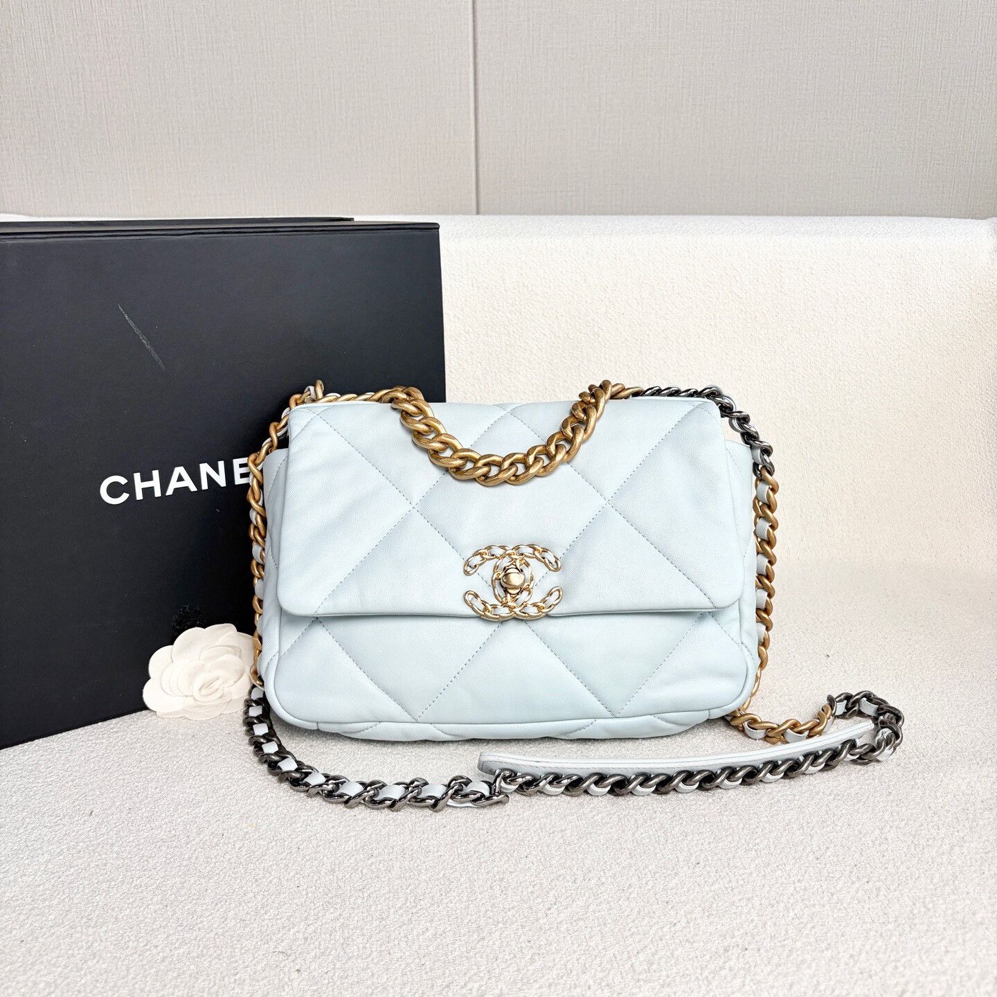 Chanel Pre-loved Bag Very good condition Size ONE SIZE - 2 Thumbnail