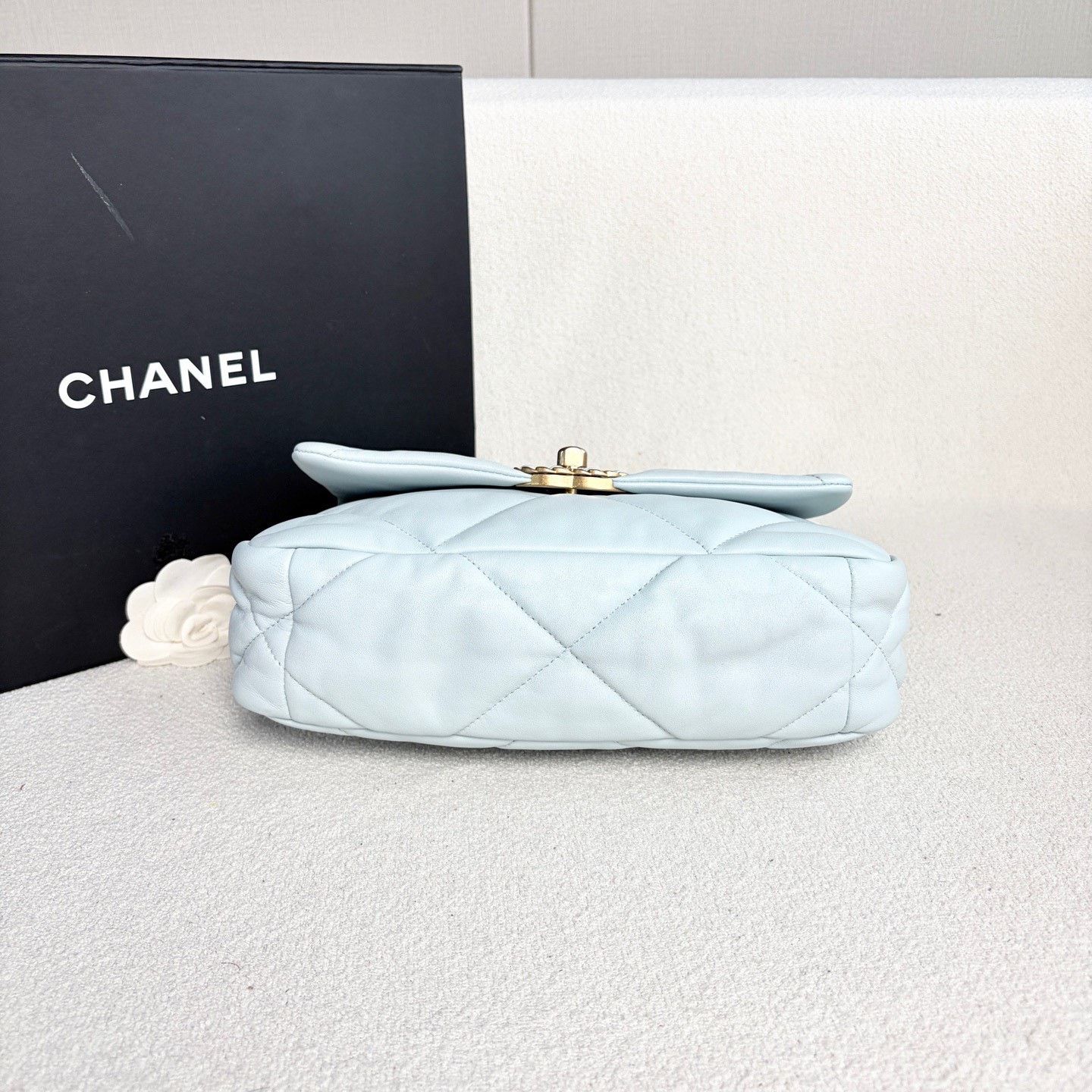 Chanel Pre-loved Bag Very good condition Size ONE SIZE - 5 Thumbnail