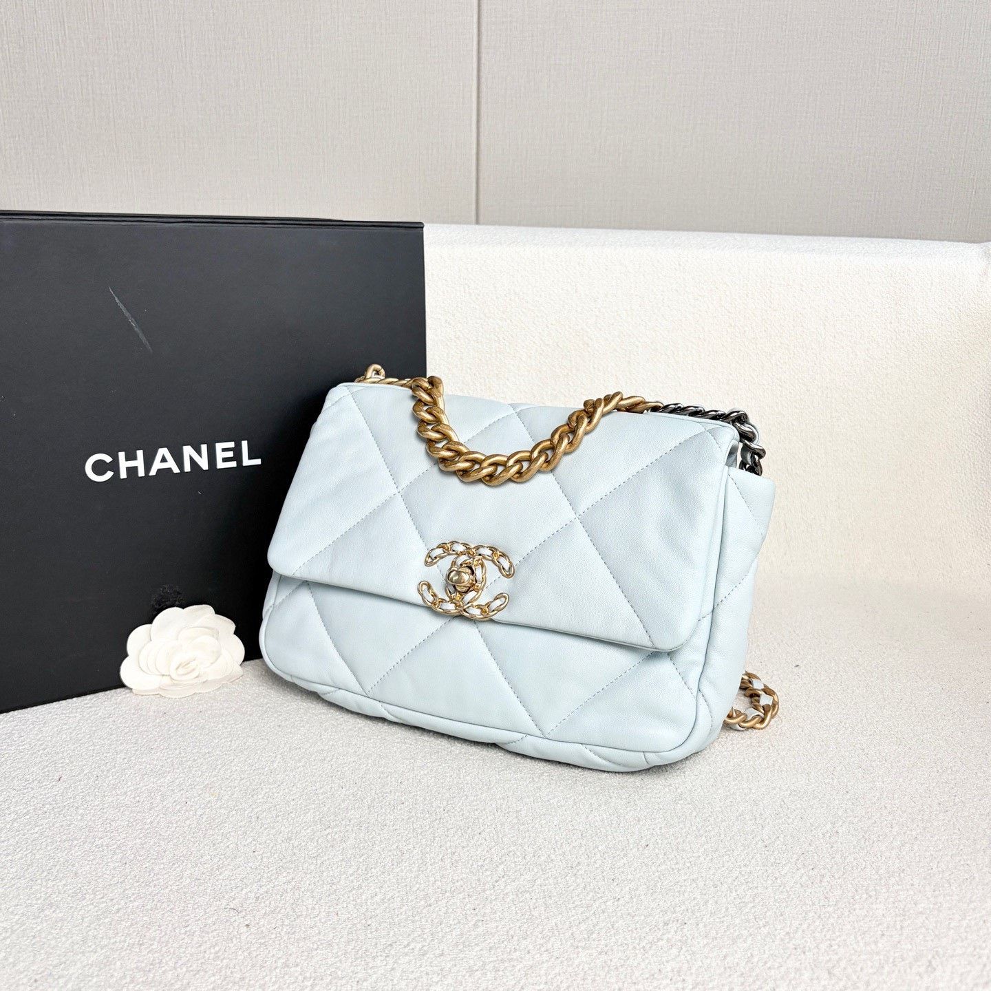 Chanel Pre-loved Bag Very good condition Size ONE SIZE - 4 Thumbnail