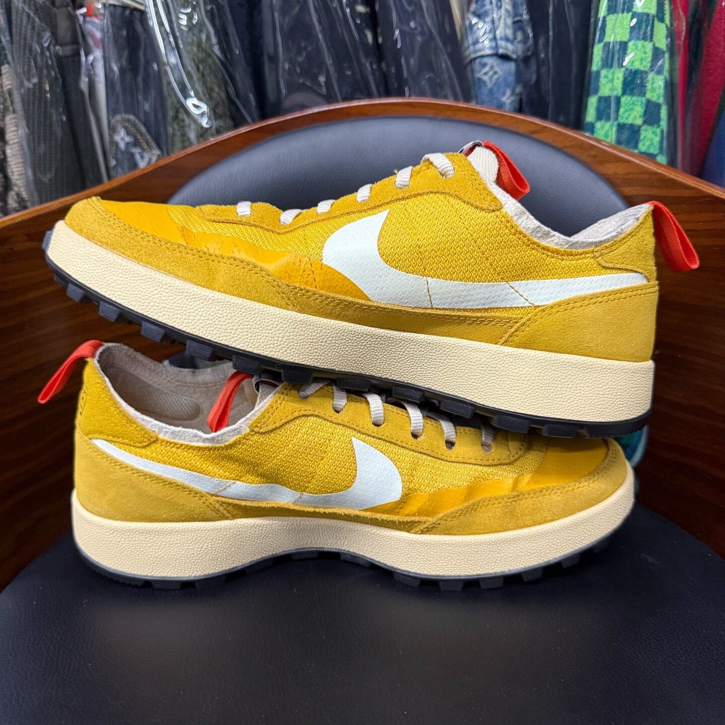 Nike Nike Collab Yellow Lowtop Sneakers 10.5 Men Size US 10.5 / EU 43-44 - 7 Thumbnail