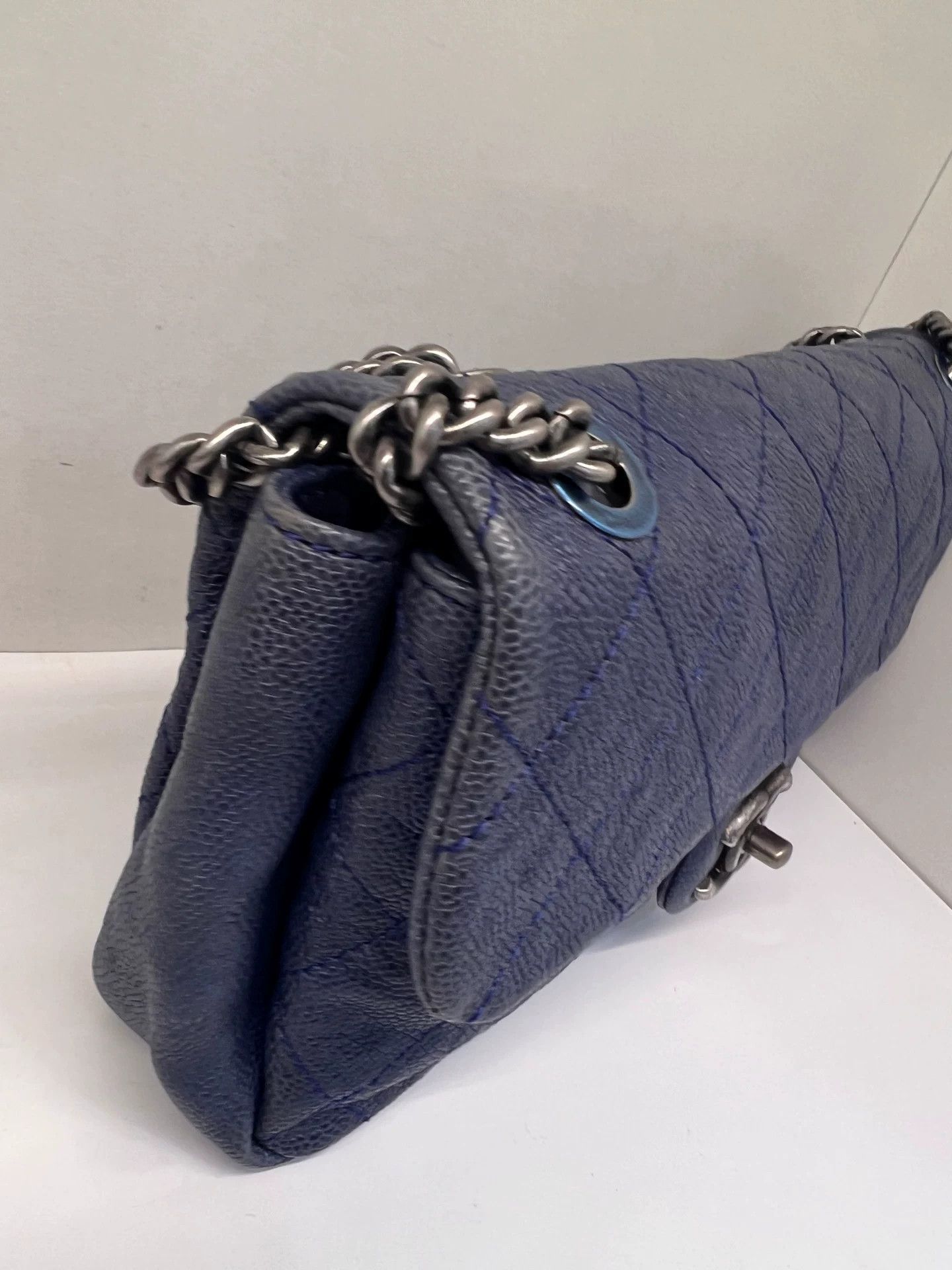 Chanel Pre-loved Bag Very good condition Size ONE SIZE - 8 Thumbnail