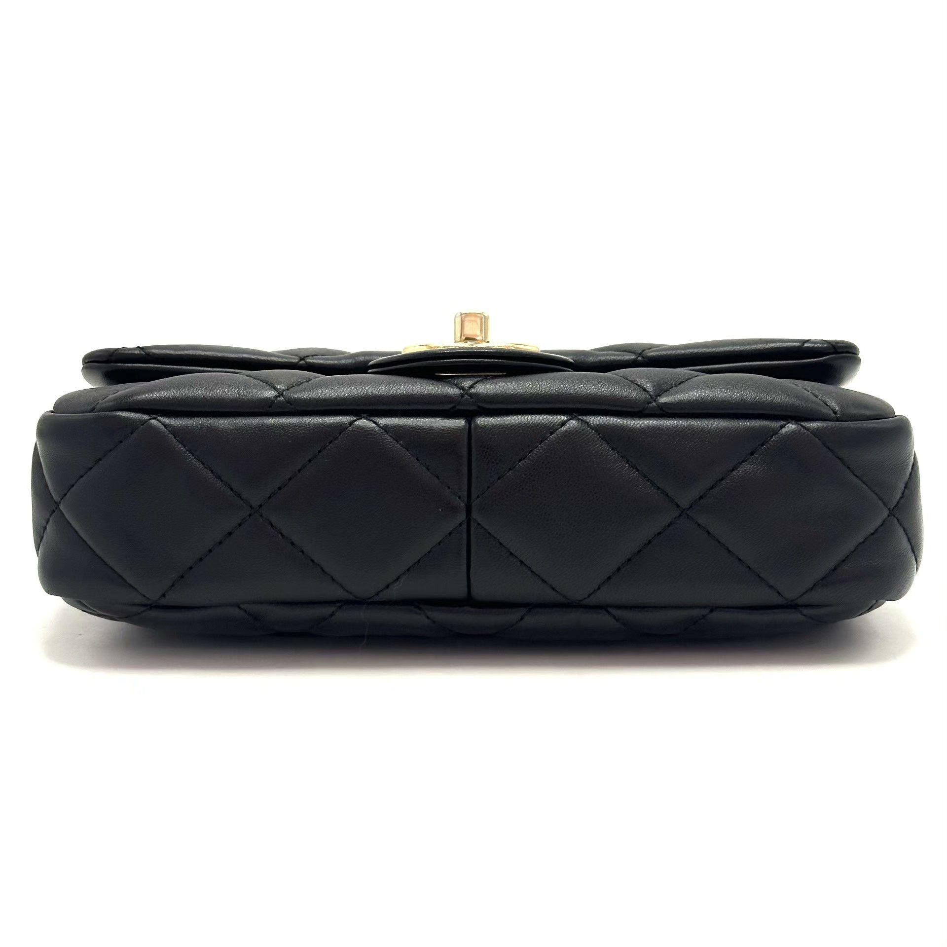 Chanel Pre-loved Bag Very good condition Size ONE SIZE - 5 Thumbnail