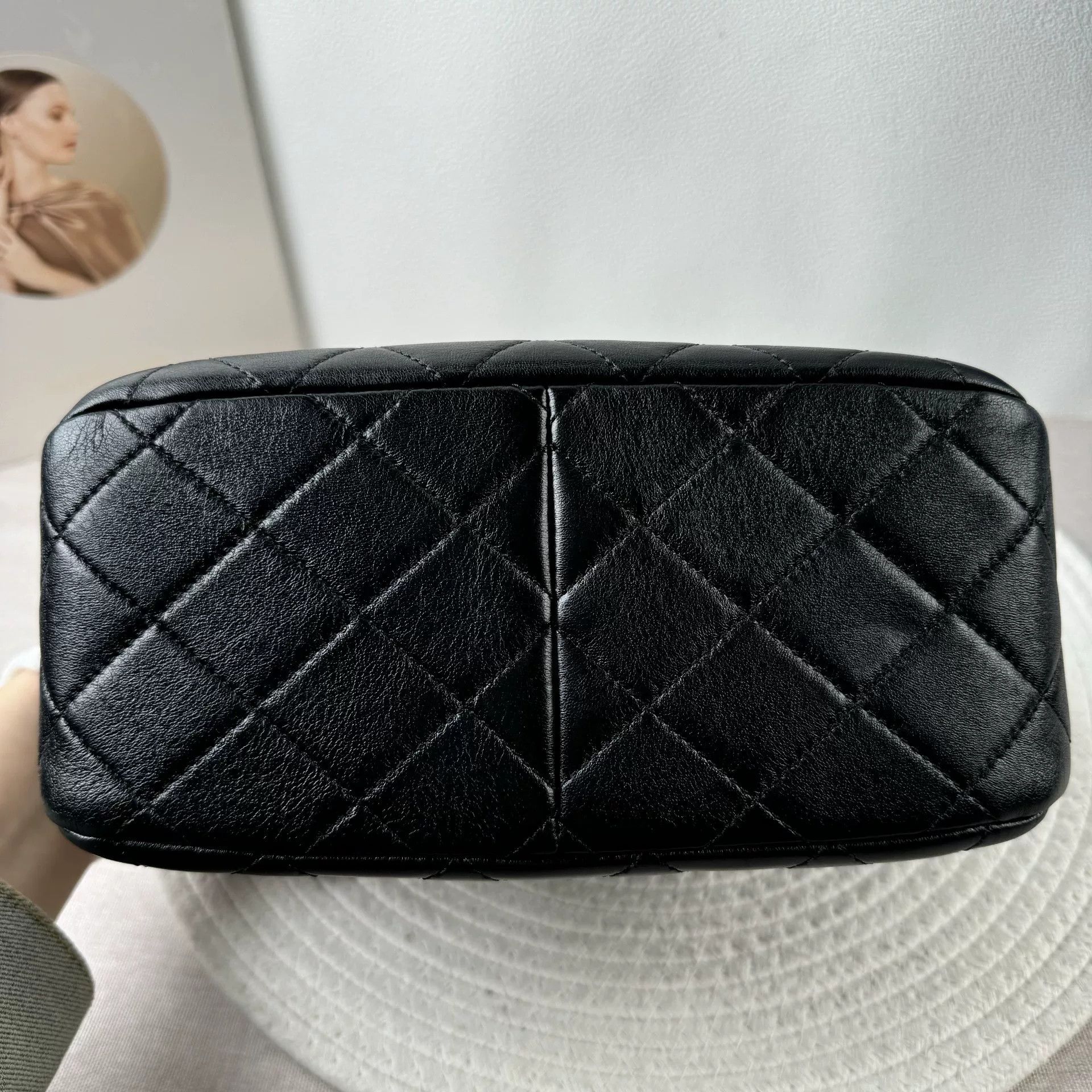 Chanel Pre-loved Bag Very good condition Size ONE SIZE - 7 Thumbnail