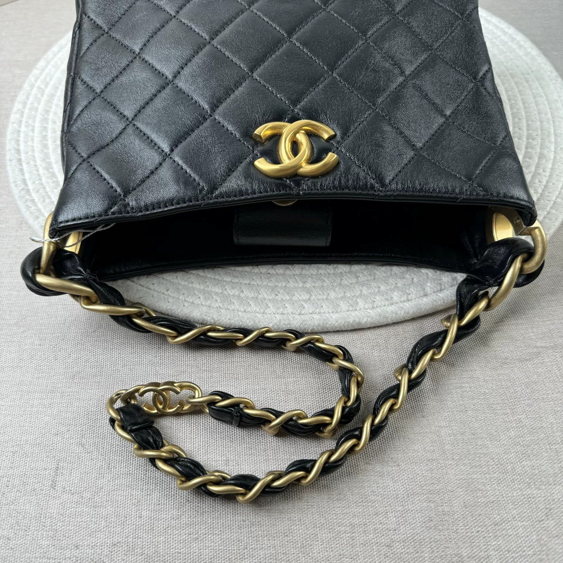 Chanel Pre-loved Bag Very good condition Size ONE SIZE - 3 Thumbnail