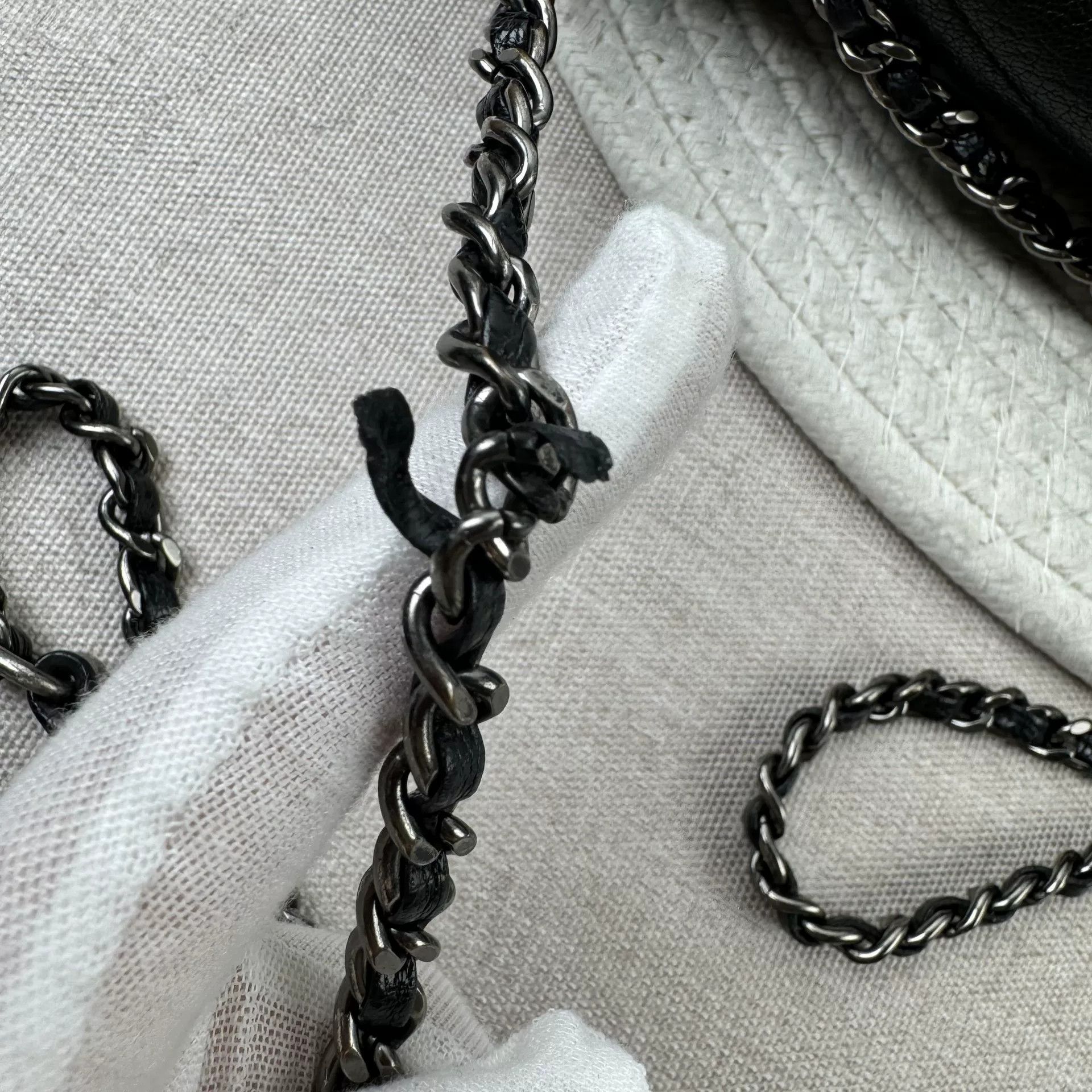 Chanel Pre-loved Bag Very good condition Size ONE SIZE - 9 Thumbnail