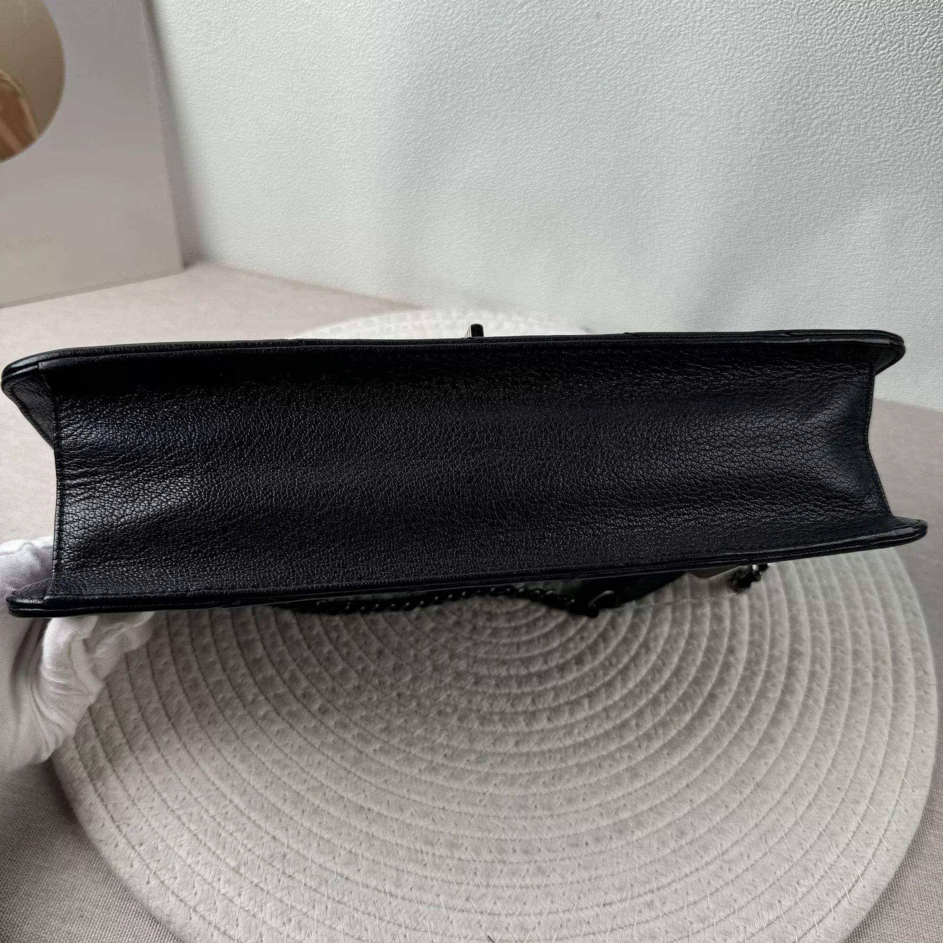 Chanel Pre-loved Bag Very good condition Size ONE SIZE - 8 Thumbnail