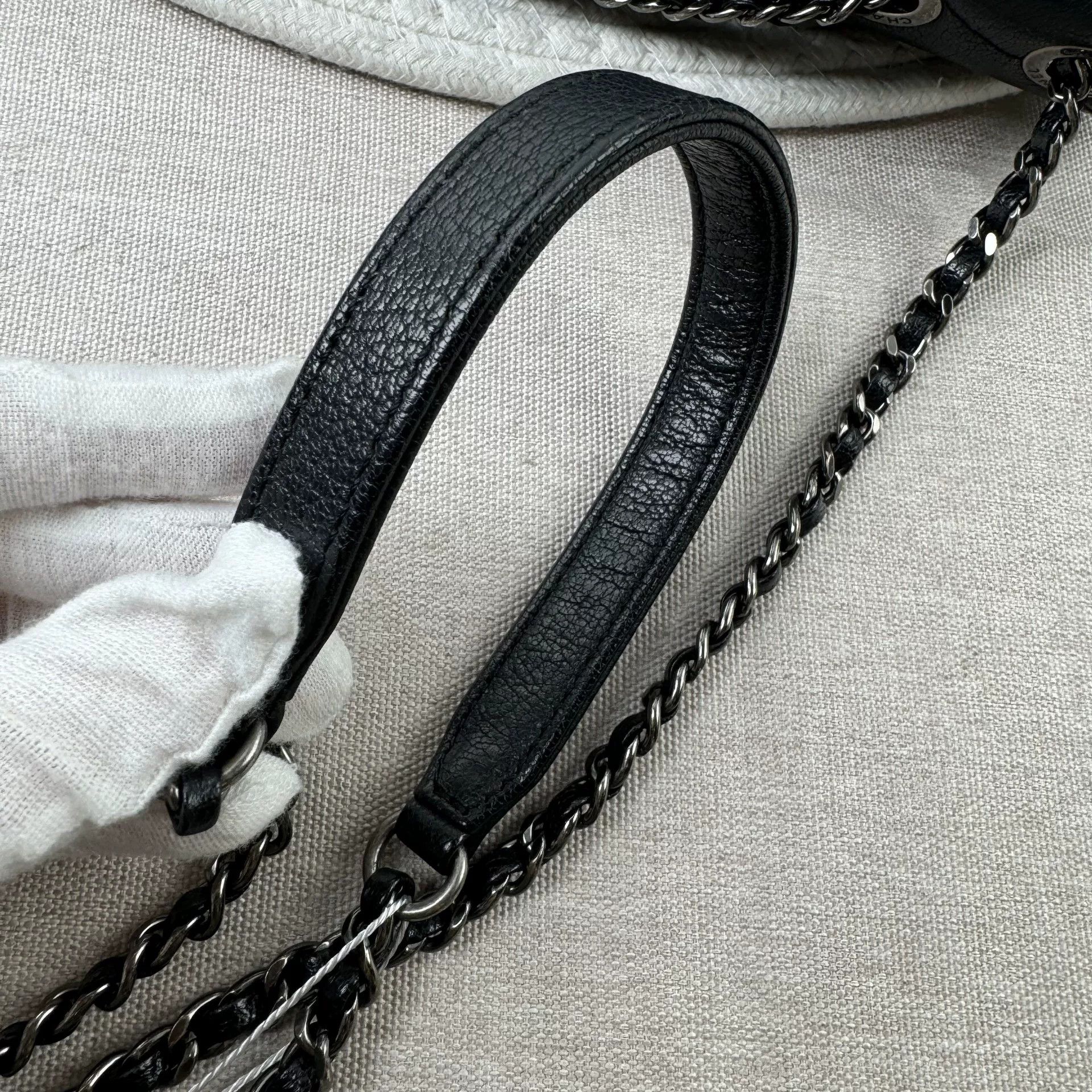 Chanel Pre-loved Bag Very good condition Size ONE SIZE - 3 Thumbnail