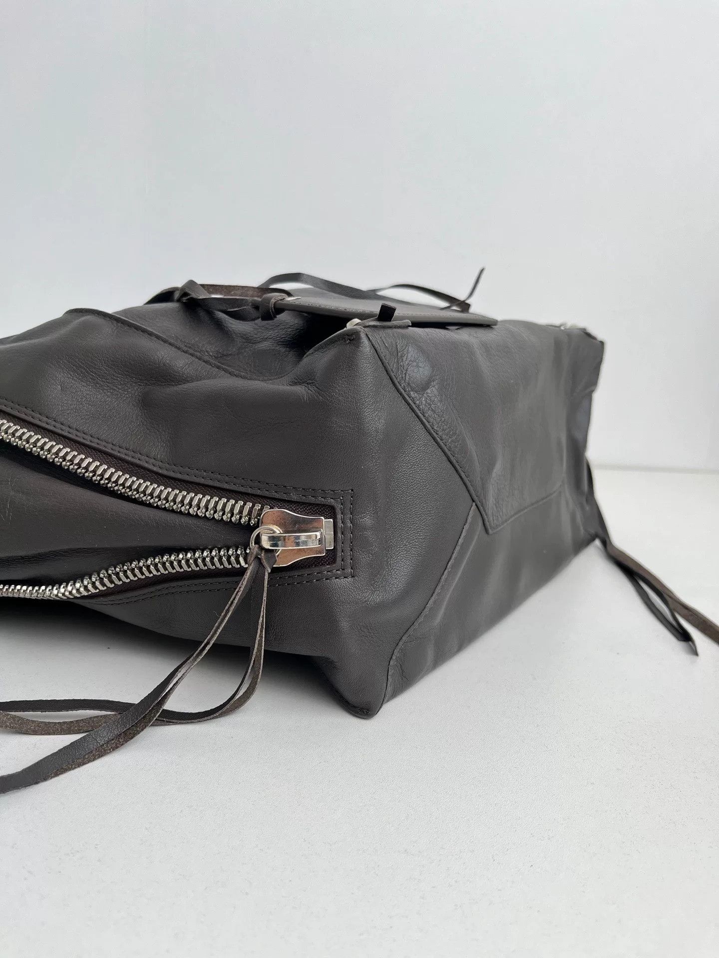 Balenciaga Pre-loved Bag Very good condition Size ONE SIZE - 8 Thumbnail