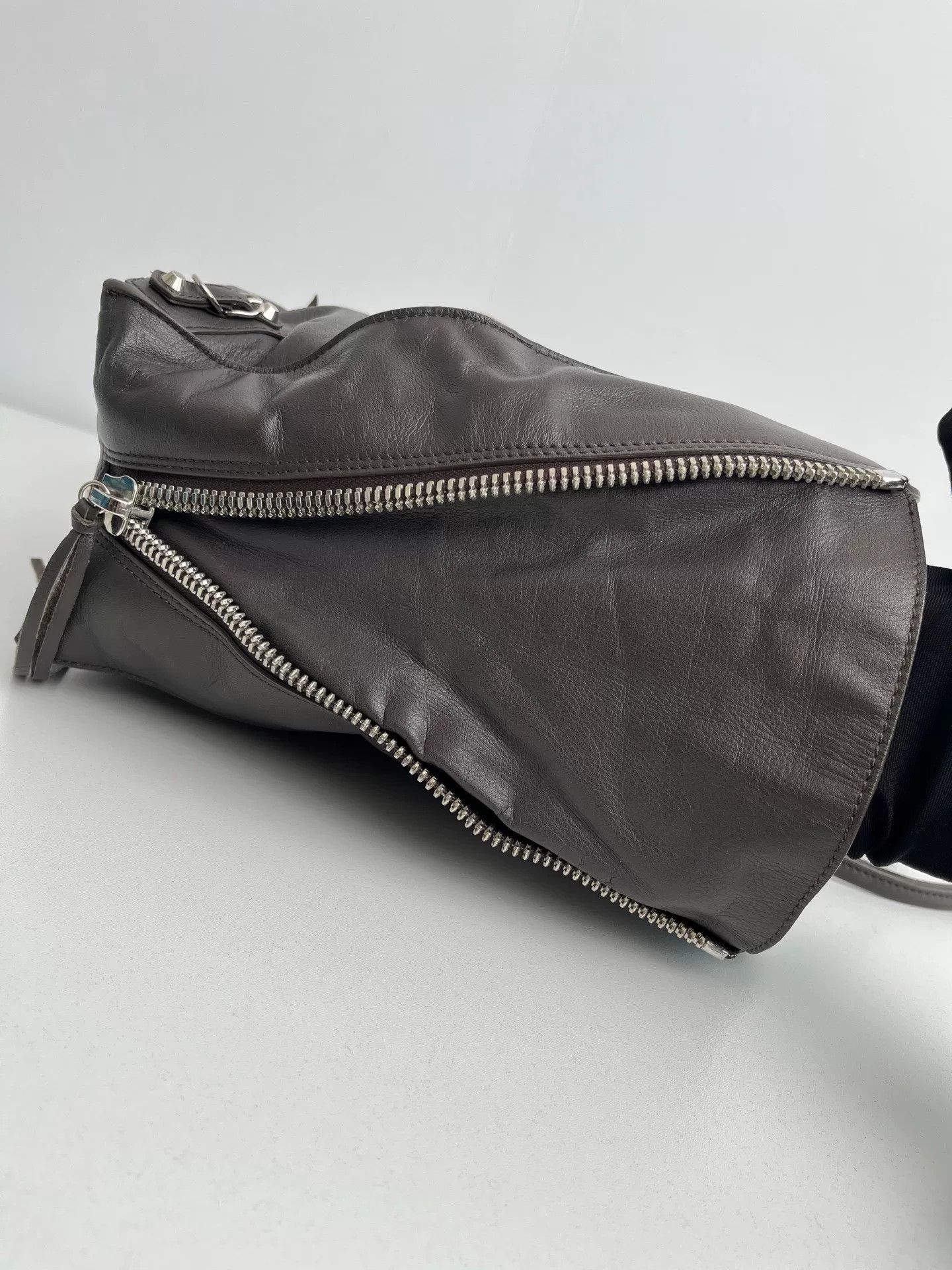 Balenciaga Pre-loved Bag Very good condition Size ONE SIZE - 7 Thumbnail