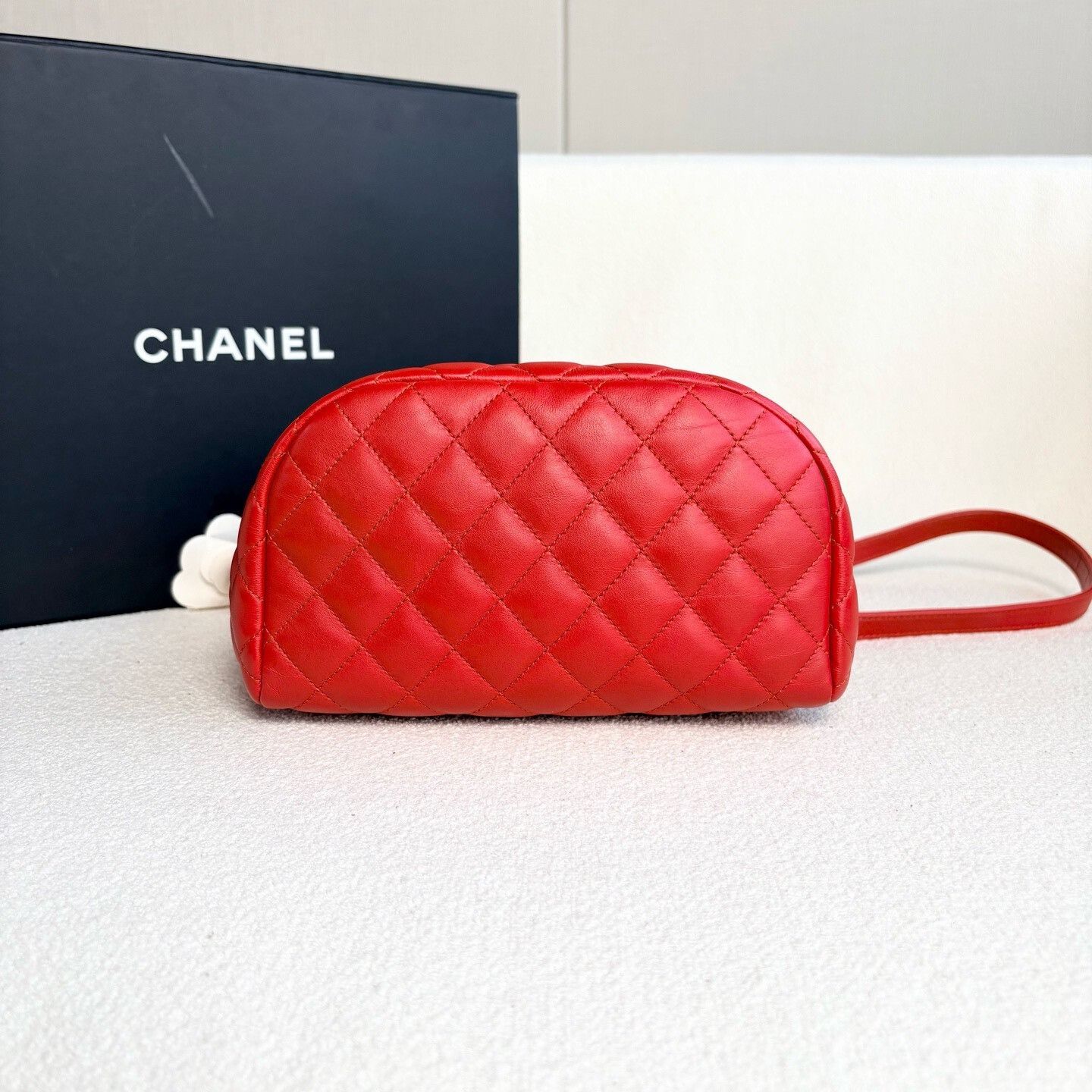 Chanel Pre-loved Bag Very good condition Size ONE SIZE - 5 Thumbnail