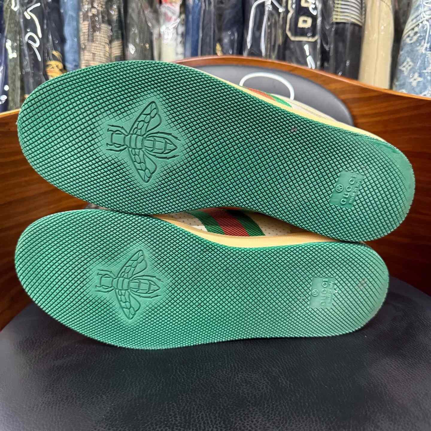 Gucci Gucci Distressed Lowtop Sneakers 38 Women Size US 7.5 / IT 37.5 - 9 Thumbnail