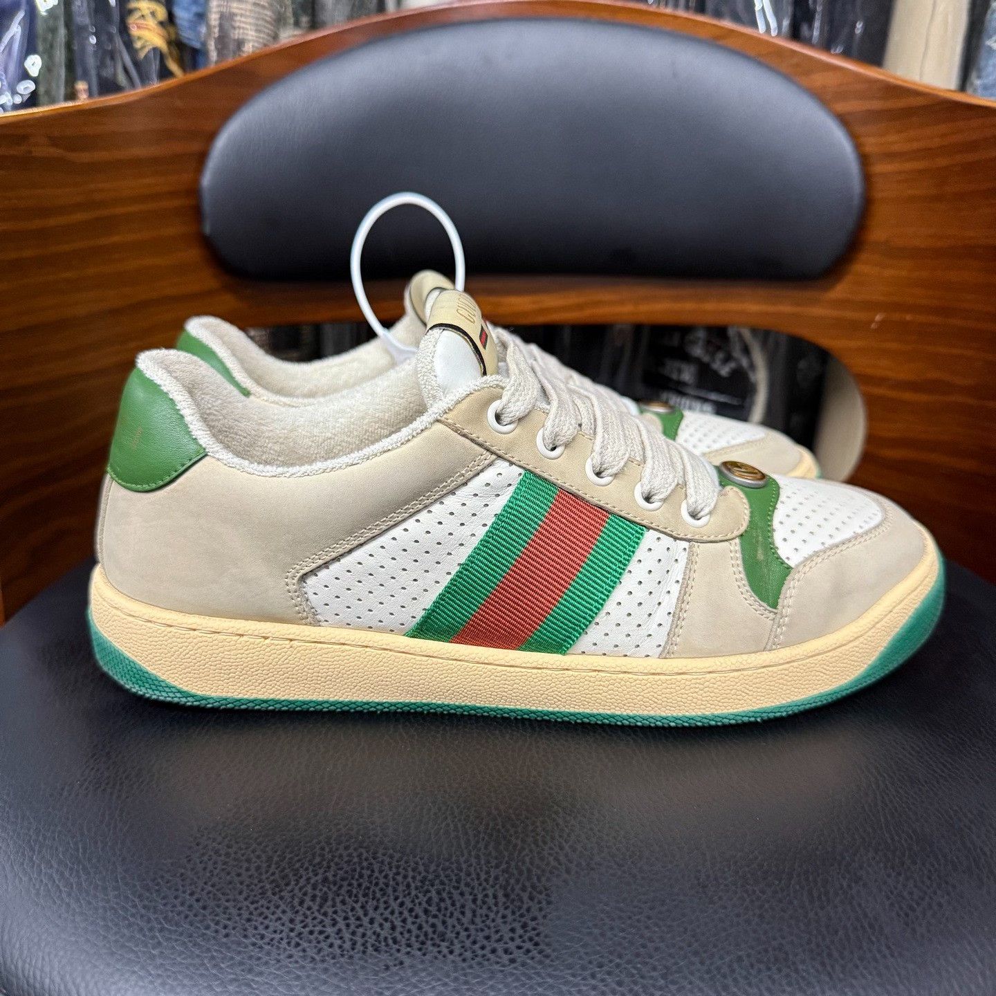 Gucci Gucci Distressed Lowtop Sneakers 38 Women Size US 7.5 / IT 37.5 - 4 Thumbnail