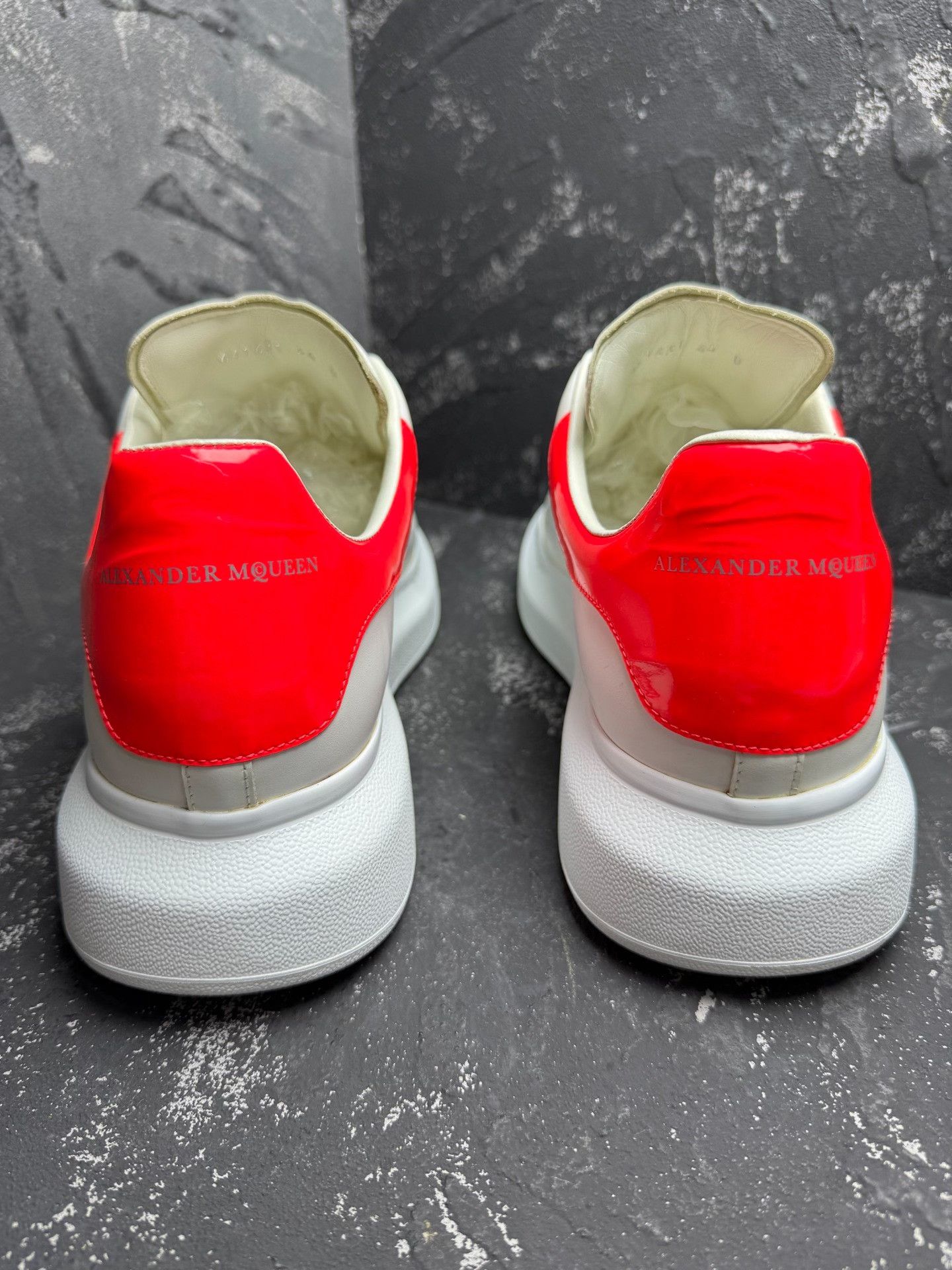 Alexander McQueen Alexander McQueen Pink Lowtop Sneakers 10.5 Men Size US 10.5 / EU 43-44 - 3 Thumbnail