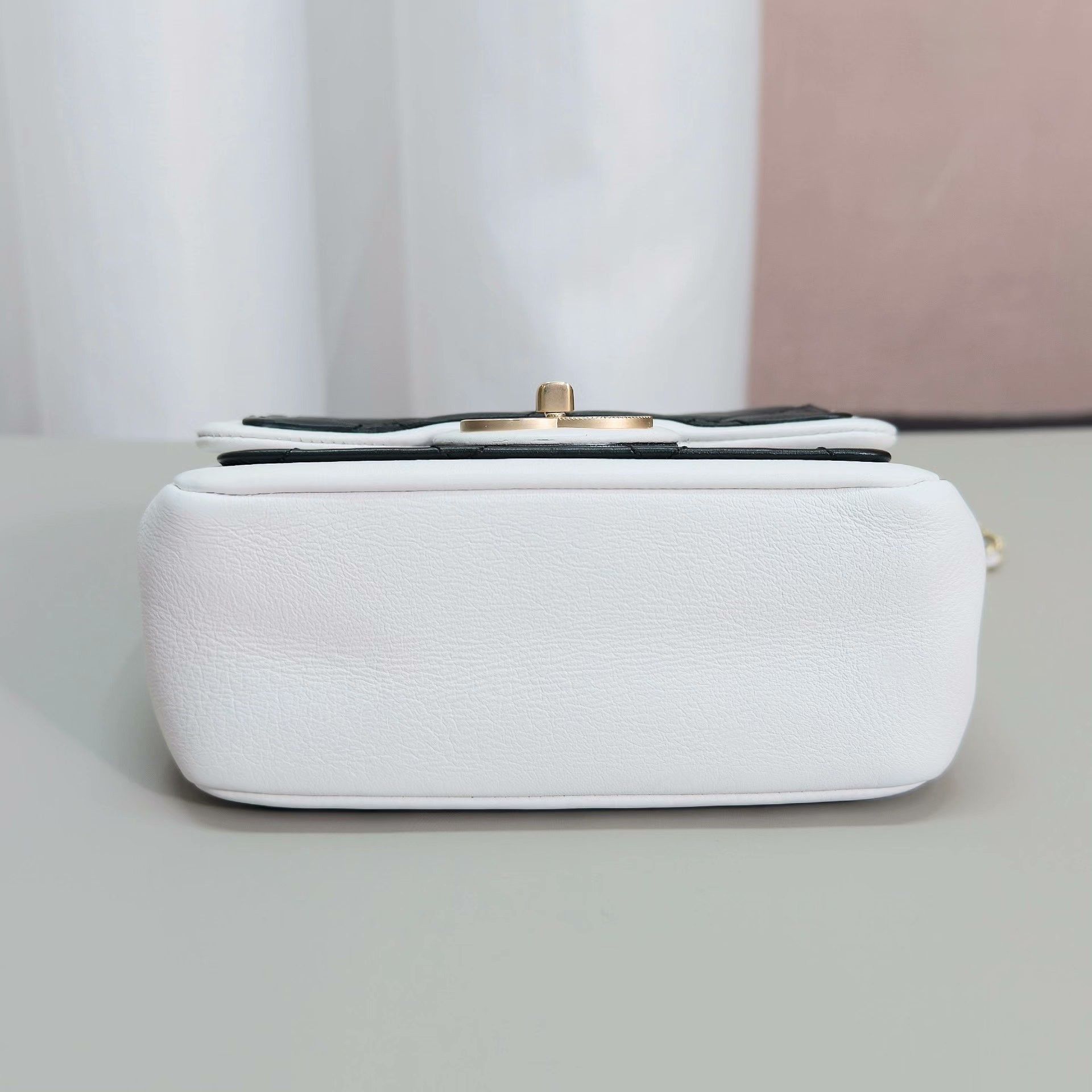 Chanel Pre-loved Bag Very good condition Size ONE SIZE - 5 Thumbnail