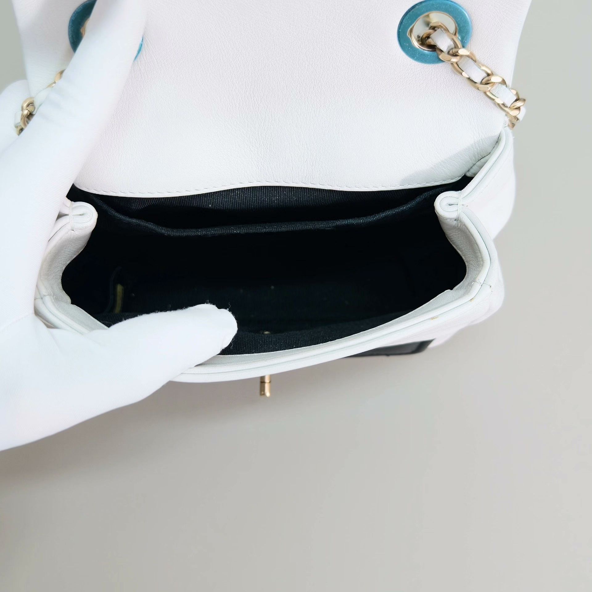 Chanel Pre-loved Bag Very good condition Size ONE SIZE - 6 Thumbnail