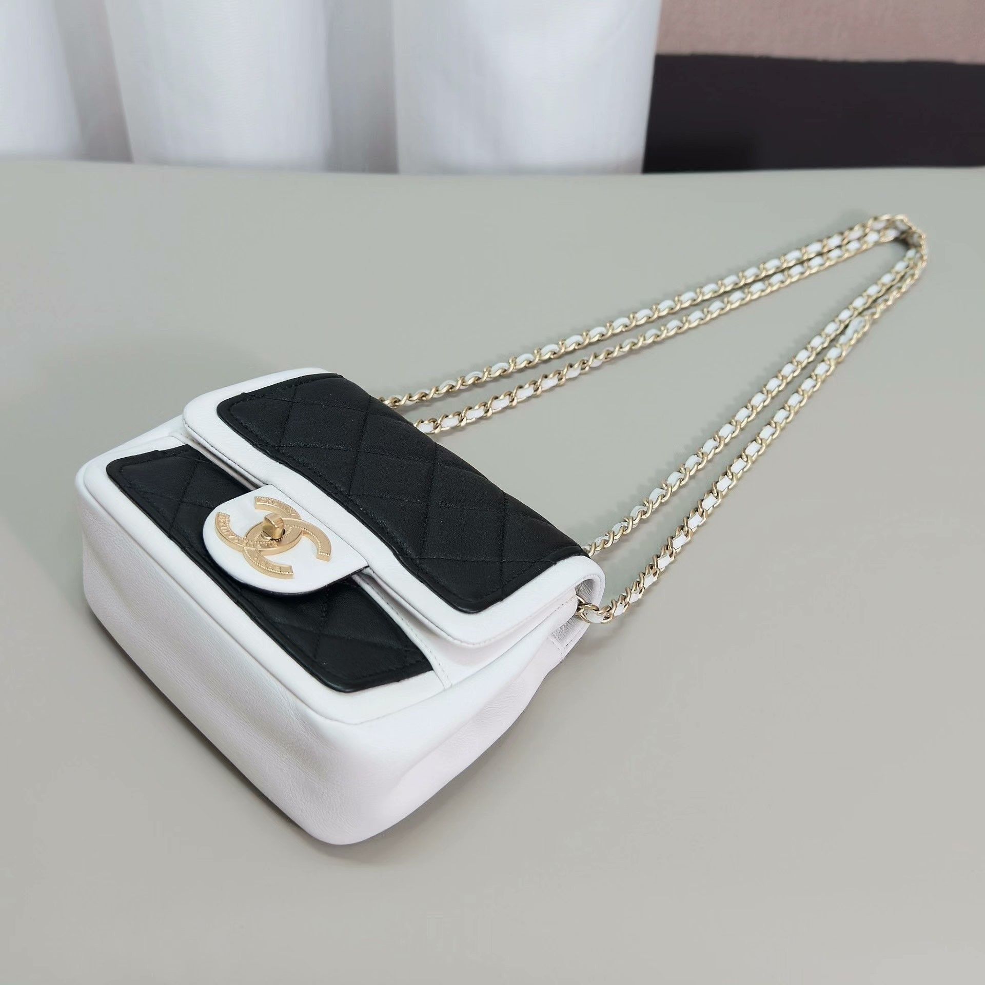 Chanel Pre-loved Bag Very good condition Size ONE SIZE - 4 Thumbnail