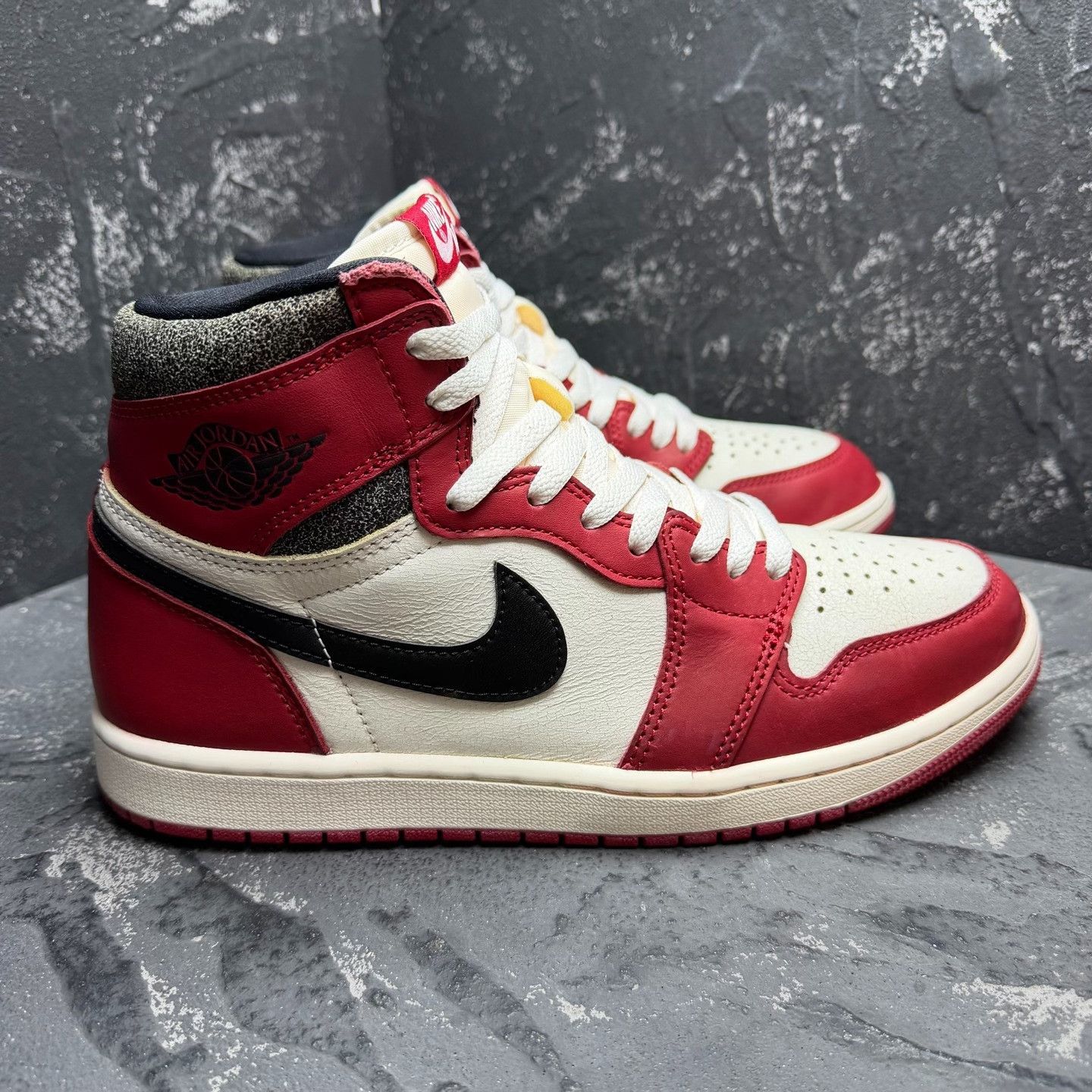 Nike Nike Distressed Red Lowtop Sneakers 10 Men Size US 10 / EU 43 - 4 Thumbnail