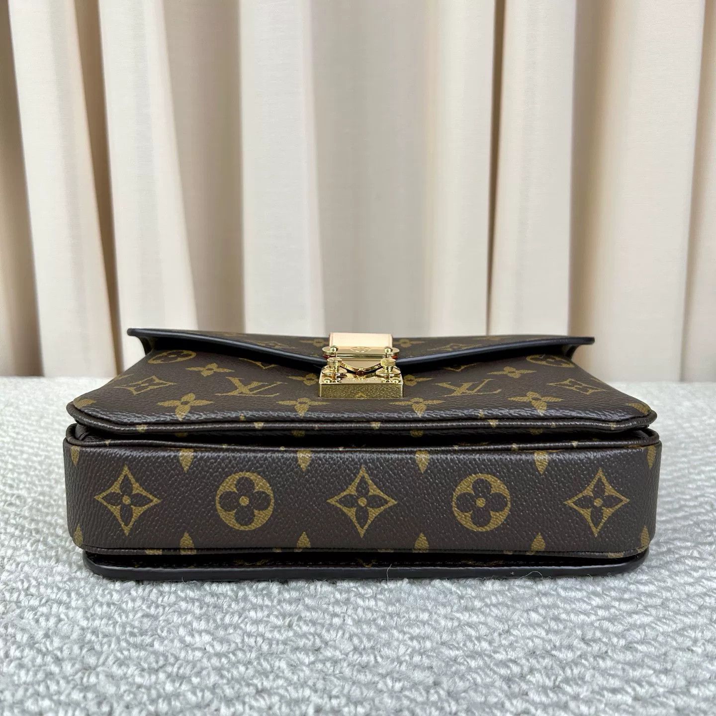 Louis Vuitton Pre-loved Bag Very good condition Size ONE SIZE - 4 Thumbnail