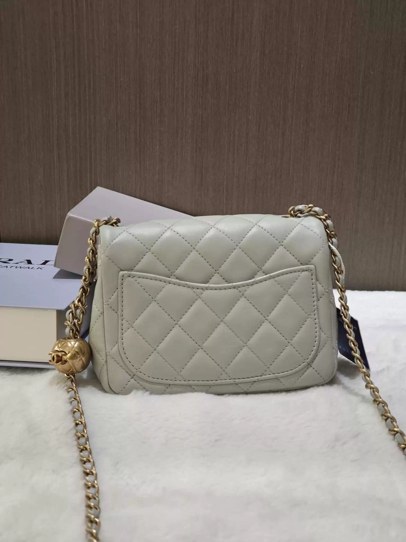 Chanel Pre-loved Bag Very good condition Size ONE SIZE - 2 Thumbnail