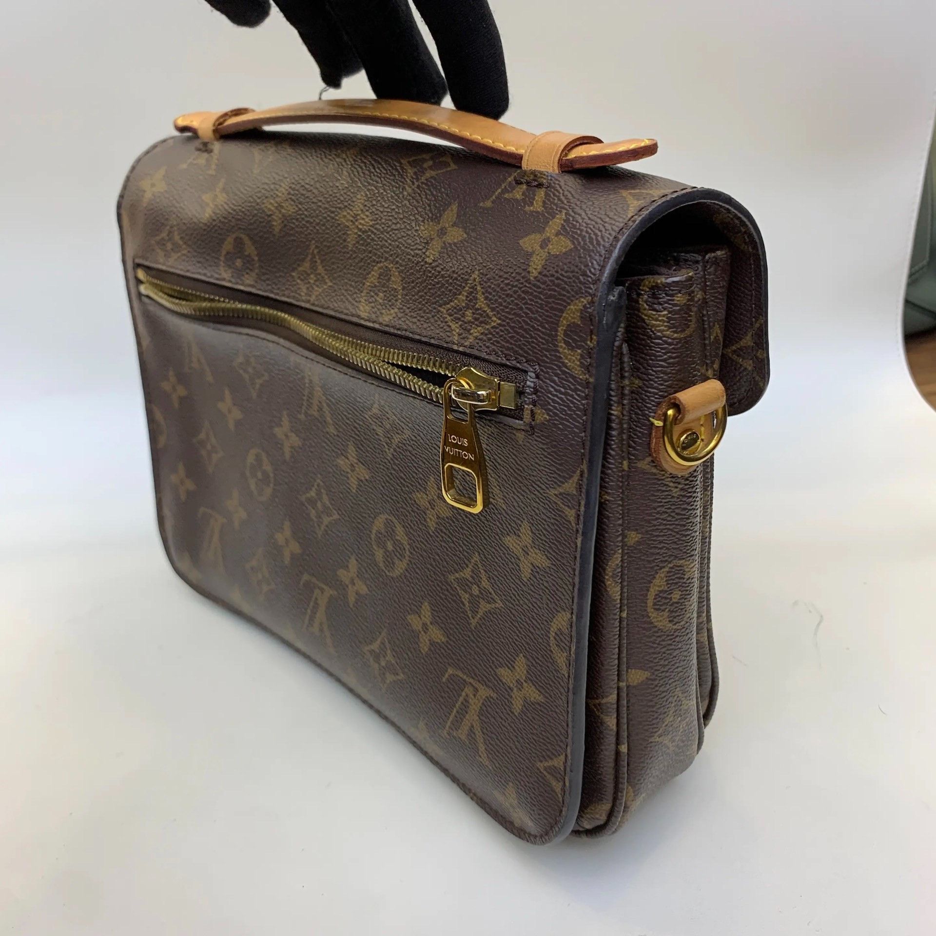 Louis Vuitton Pre-loved Bag Very good condition Size ONE SIZE - 5 Thumbnail