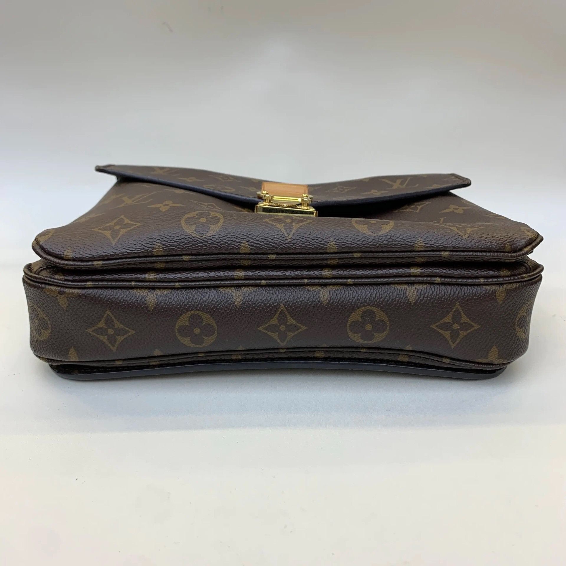 Louis Vuitton Pre-loved Bag Very good condition Size ONE SIZE - 7 Thumbnail