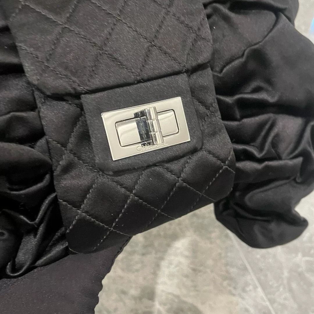 Chanel Pre-loved Bag Very good condition Size ONE SIZE - 2 Thumbnail