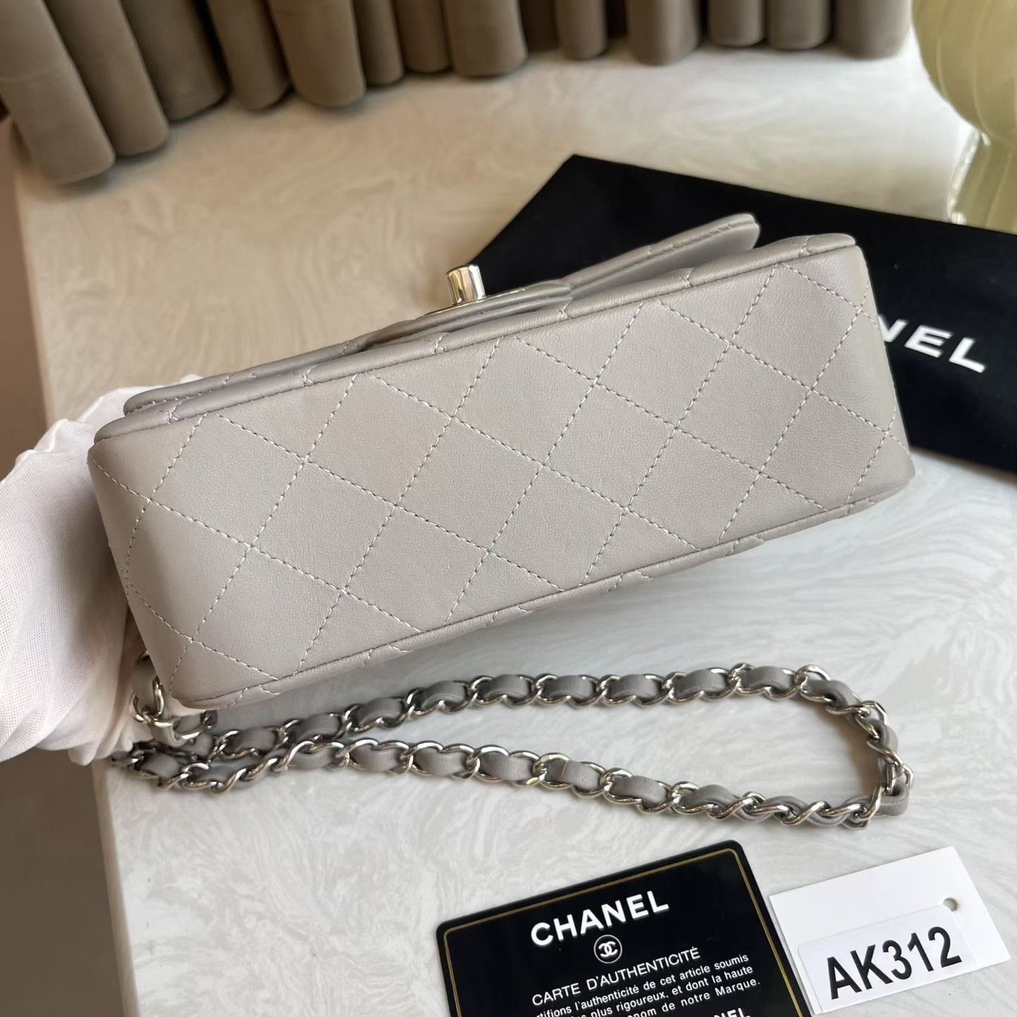 Chanel Pre-loved Bag Very good condition Size ONE SIZE - 4 Thumbnail