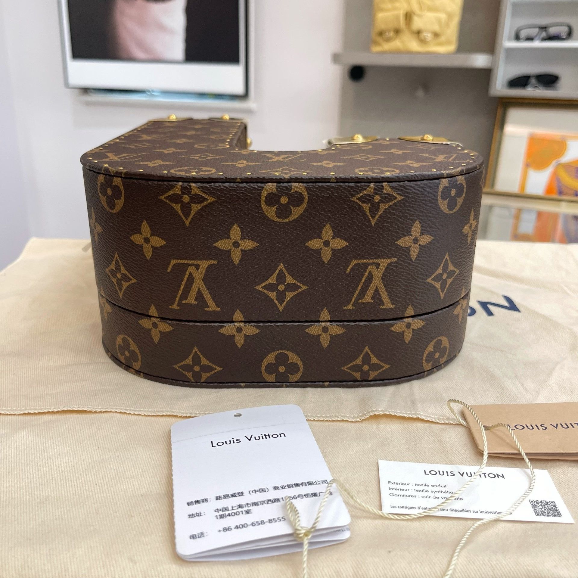 Louis Vuitton Pre-loved Bag Very good condition Size ONE SIZE - 7 Thumbnail