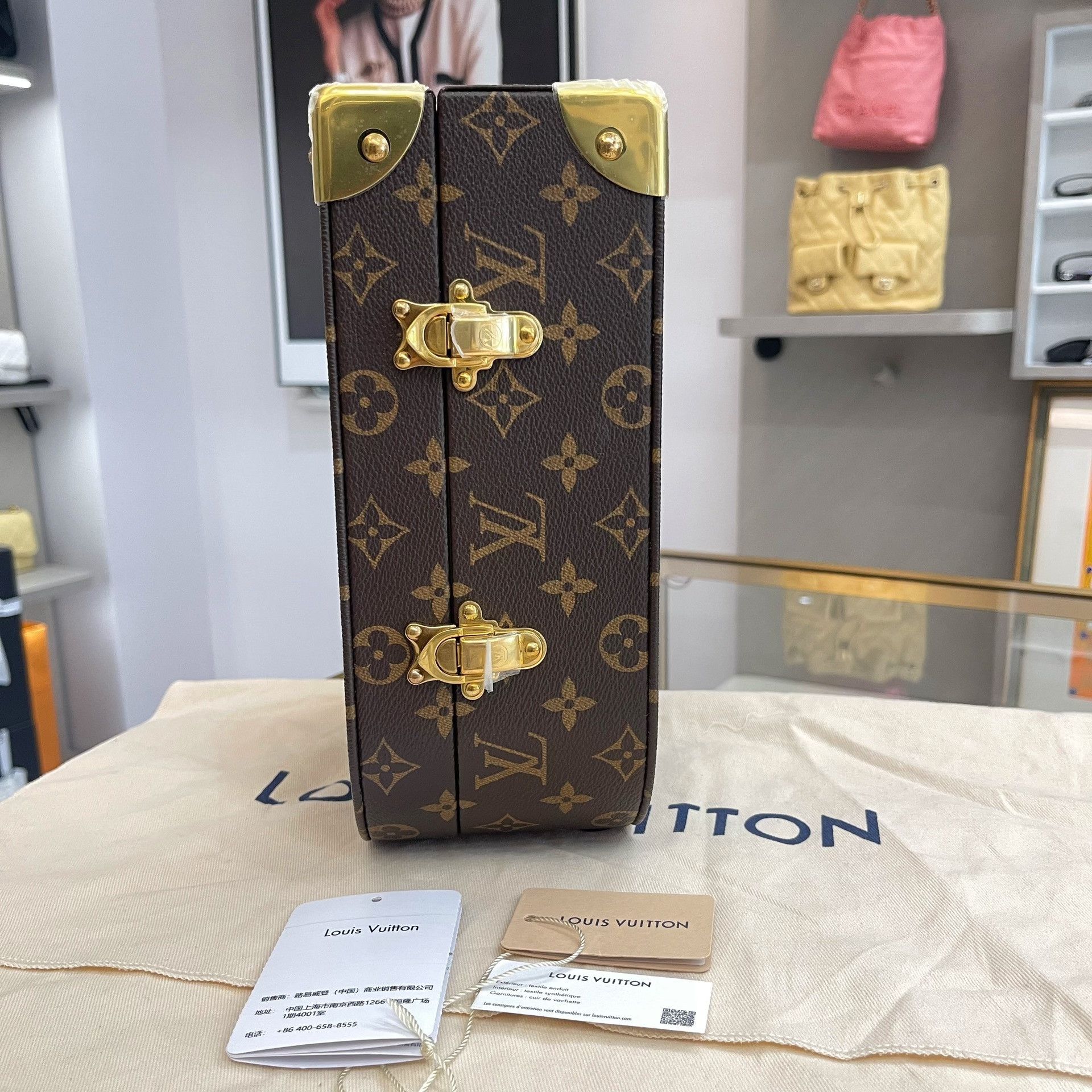 Louis Vuitton Pre-loved Bag Very good condition Size ONE SIZE - 4 Thumbnail