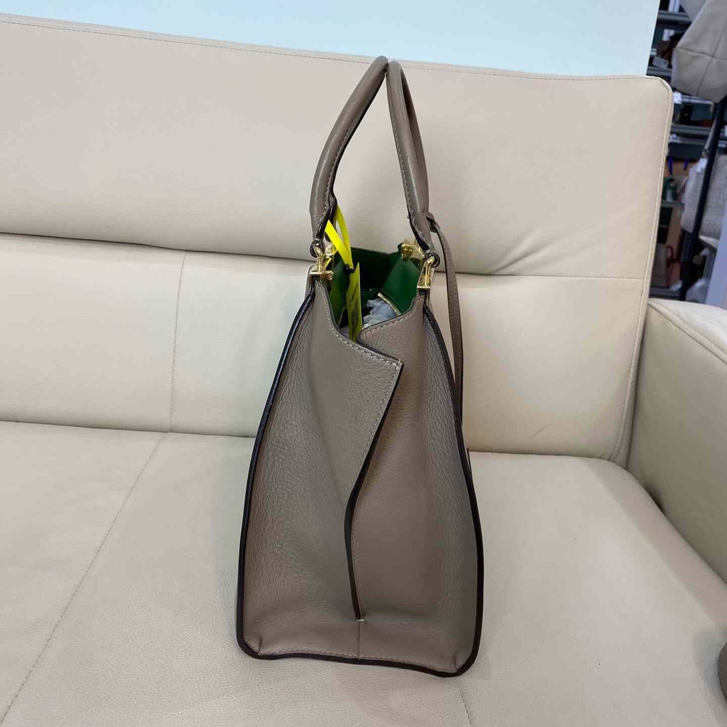 Fendi Pre-loved Bag Very good condition Size ONE SIZE - 2 Thumbnail