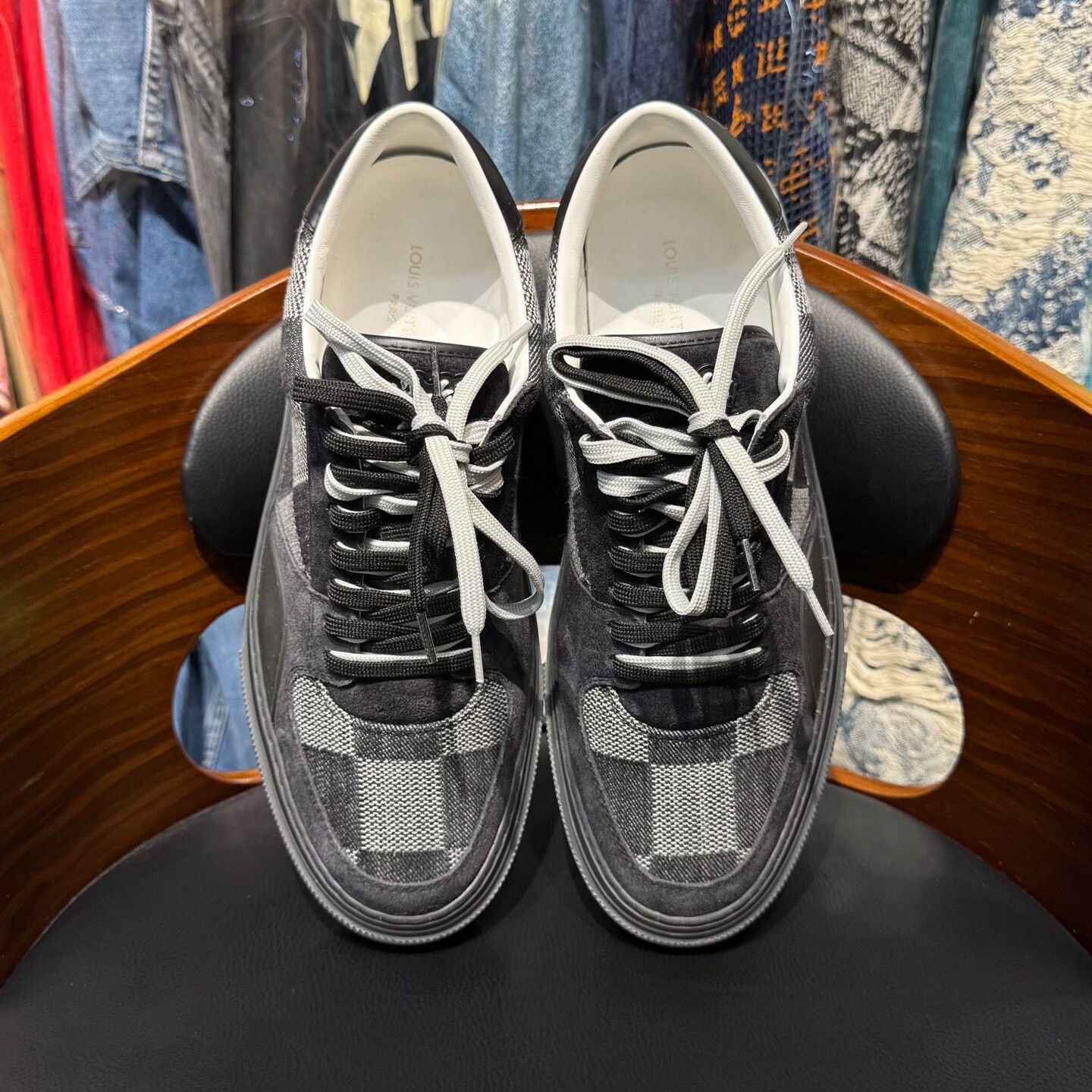 Louis Vuitton Louis Vuitton Checkered Black Lowtop Sneakers 9 Men Size US 9 / EU 42 - 5 Thumbnail
