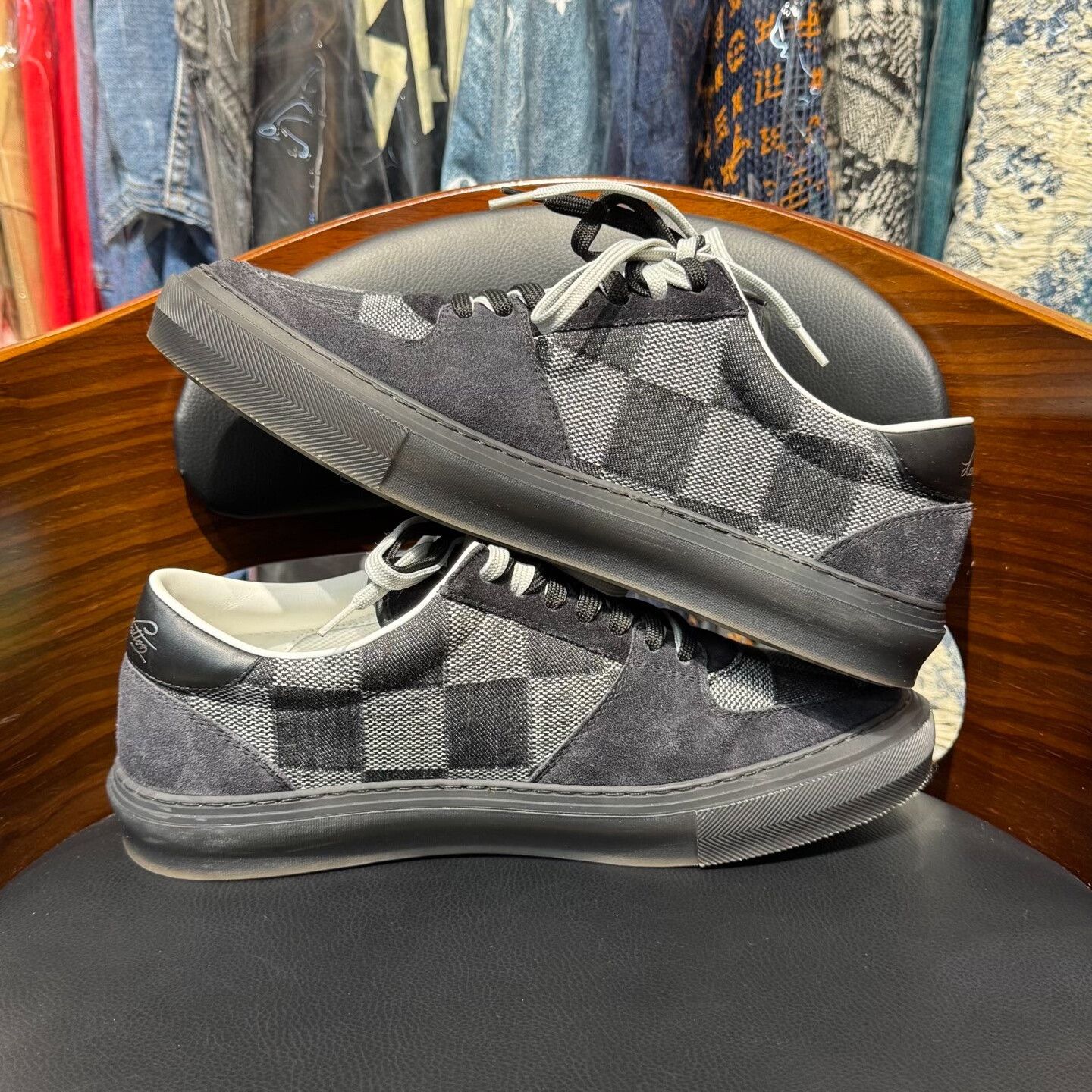 Louis Vuitton Louis Vuitton Checkered Black Lowtop Sneakers 9 Men Size US 9 / EU 42 - 7 Thumbnail