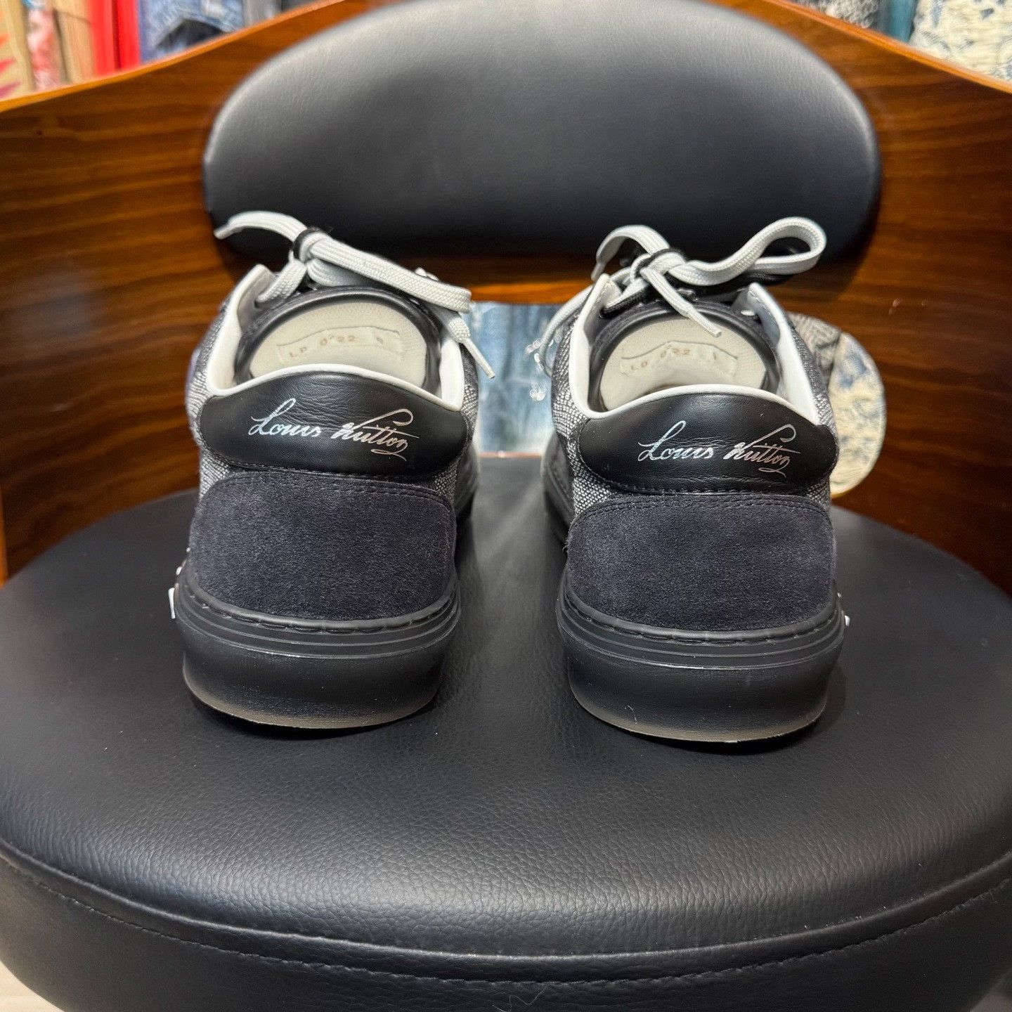 Louis Vuitton Louis Vuitton Checkered Black Lowtop Sneakers 9 Men Size US 9 / EU 42 - 3 Thumbnail